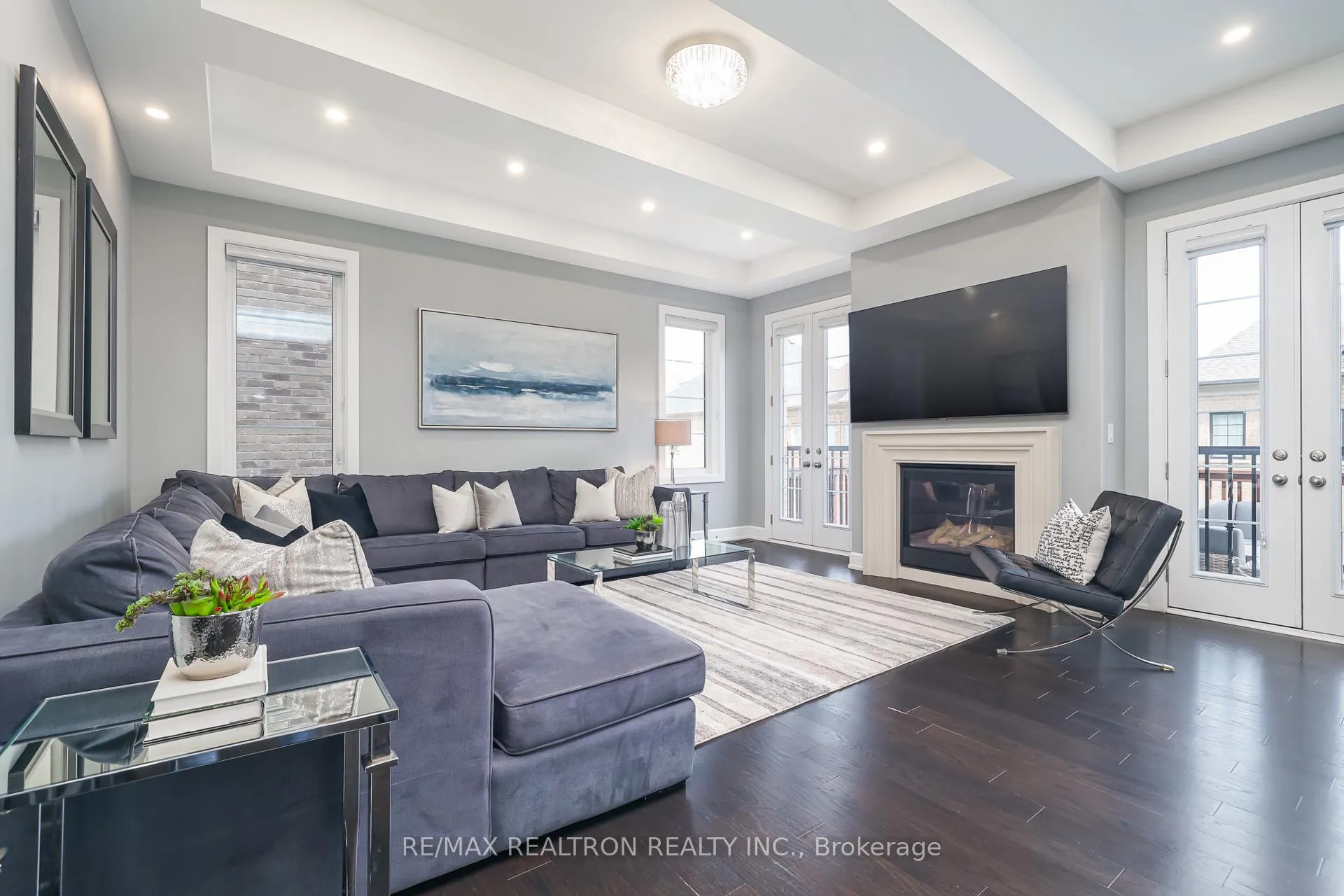 Photo 3 of 3 Redelmeier Court, Vaughan, Patterson — HOMEH