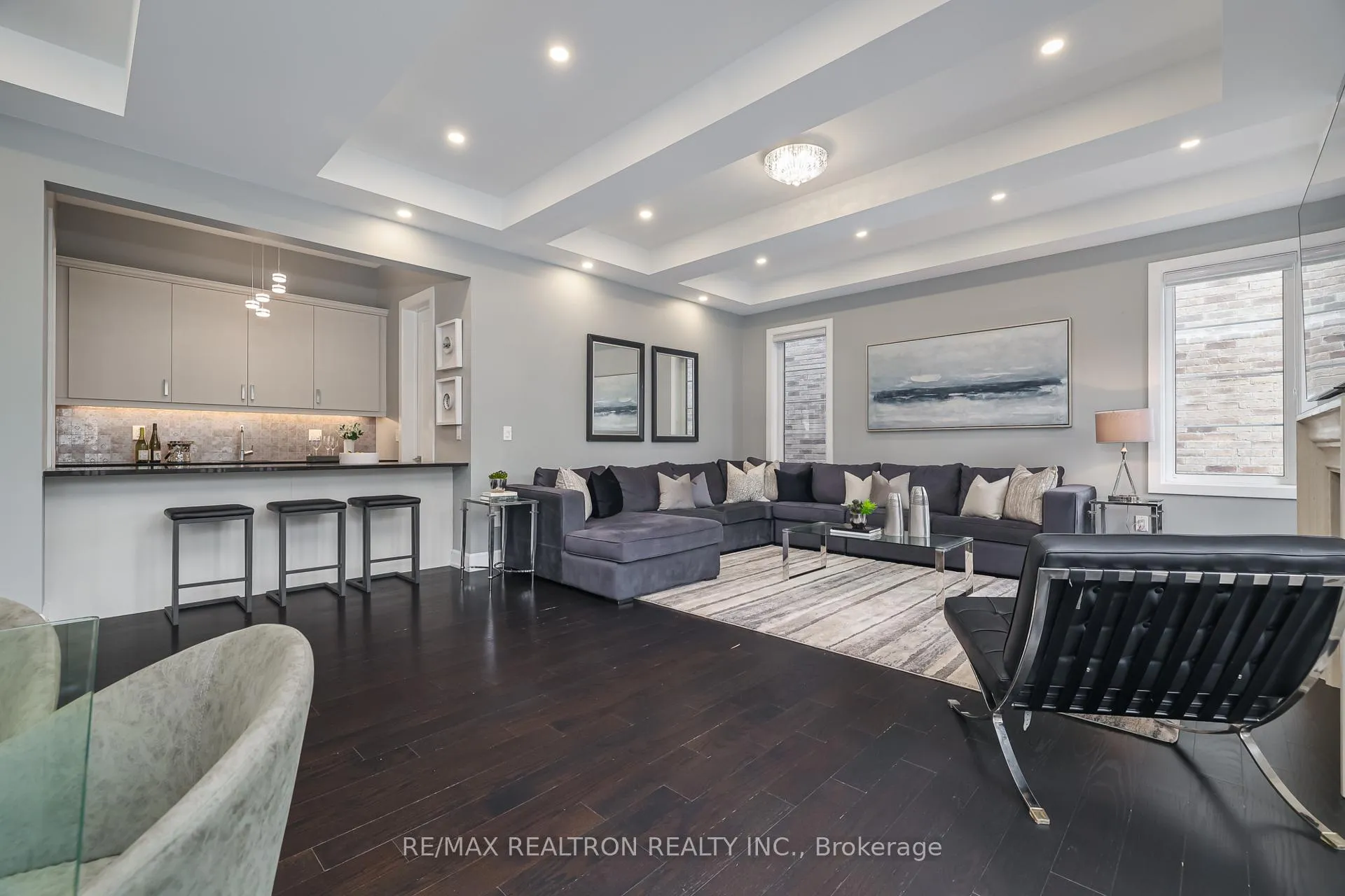 Photo 4 of 3 Redelmeier Court, Vaughan, Patterson — HOMEH