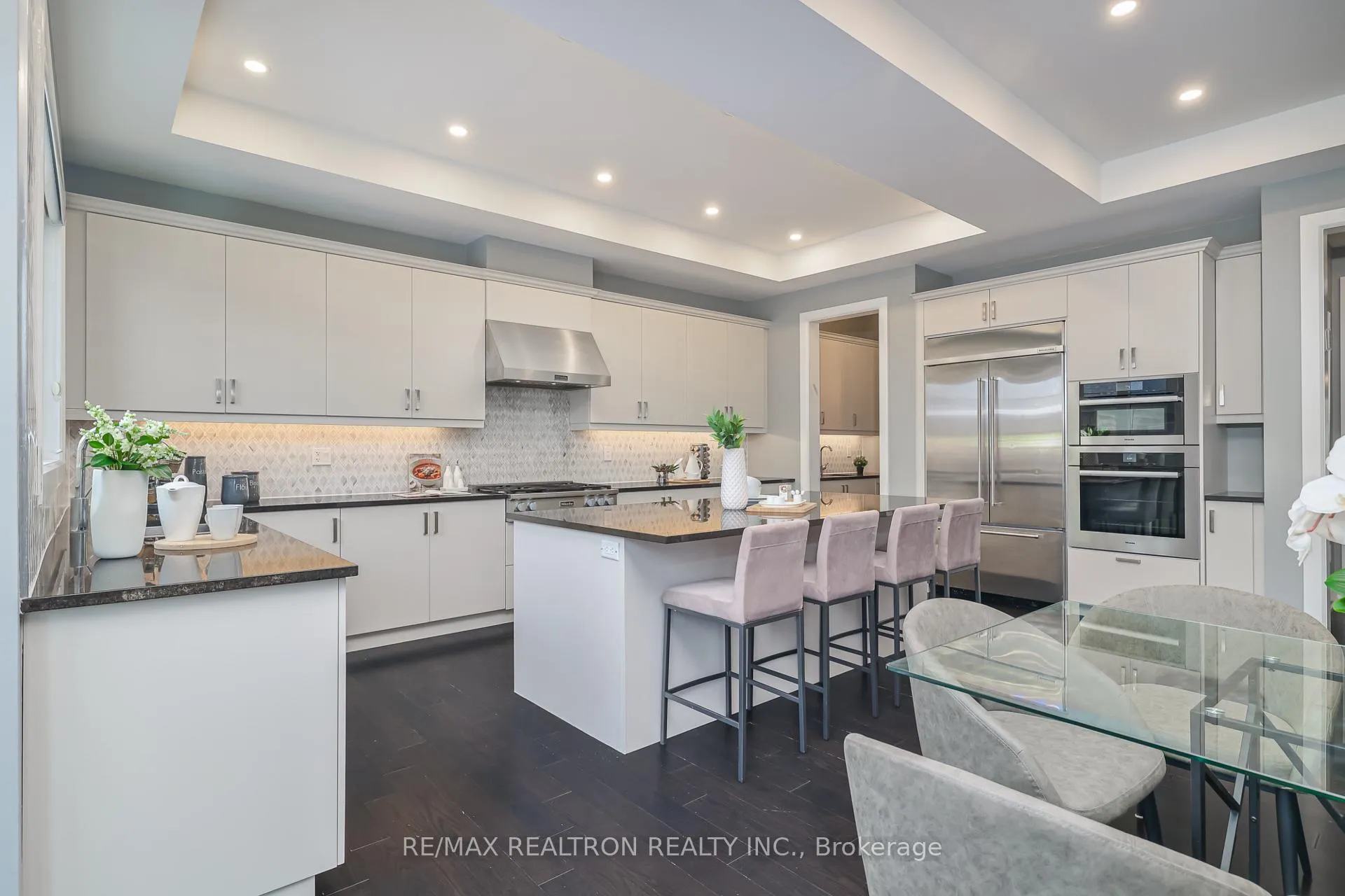 Photo 7 of 3 Redelmeier Court, Vaughan, Patterson — HOMEH