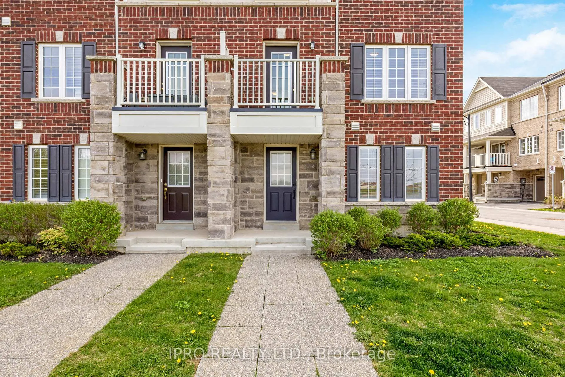 Photo 2 of Unit 5, 88 Decorso Drive, Guelph, Kortright East — HOMEH