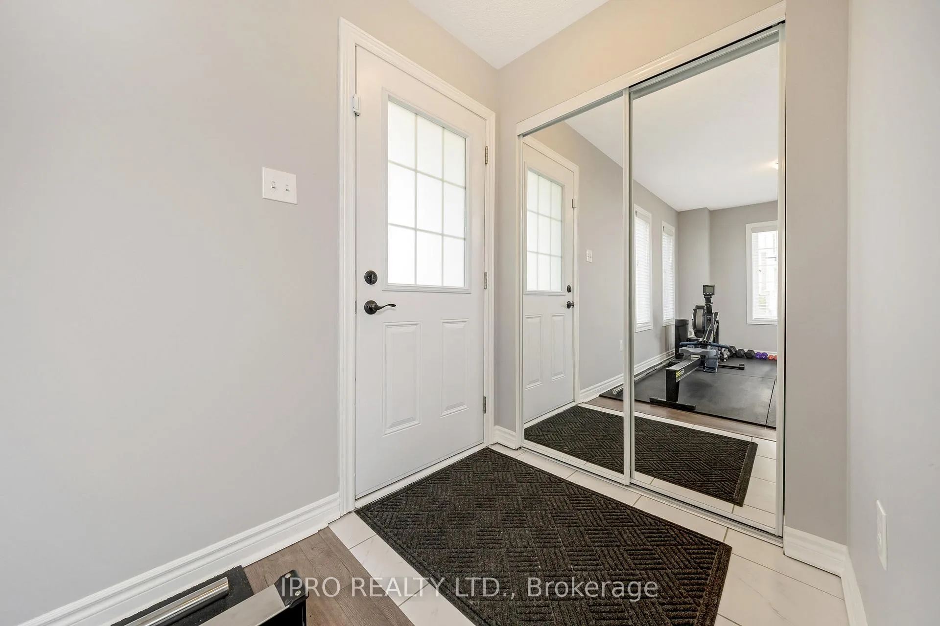 Photo 10 of Unit 5, 88 Decorso Drive, Guelph, Kortright East — HOMEH