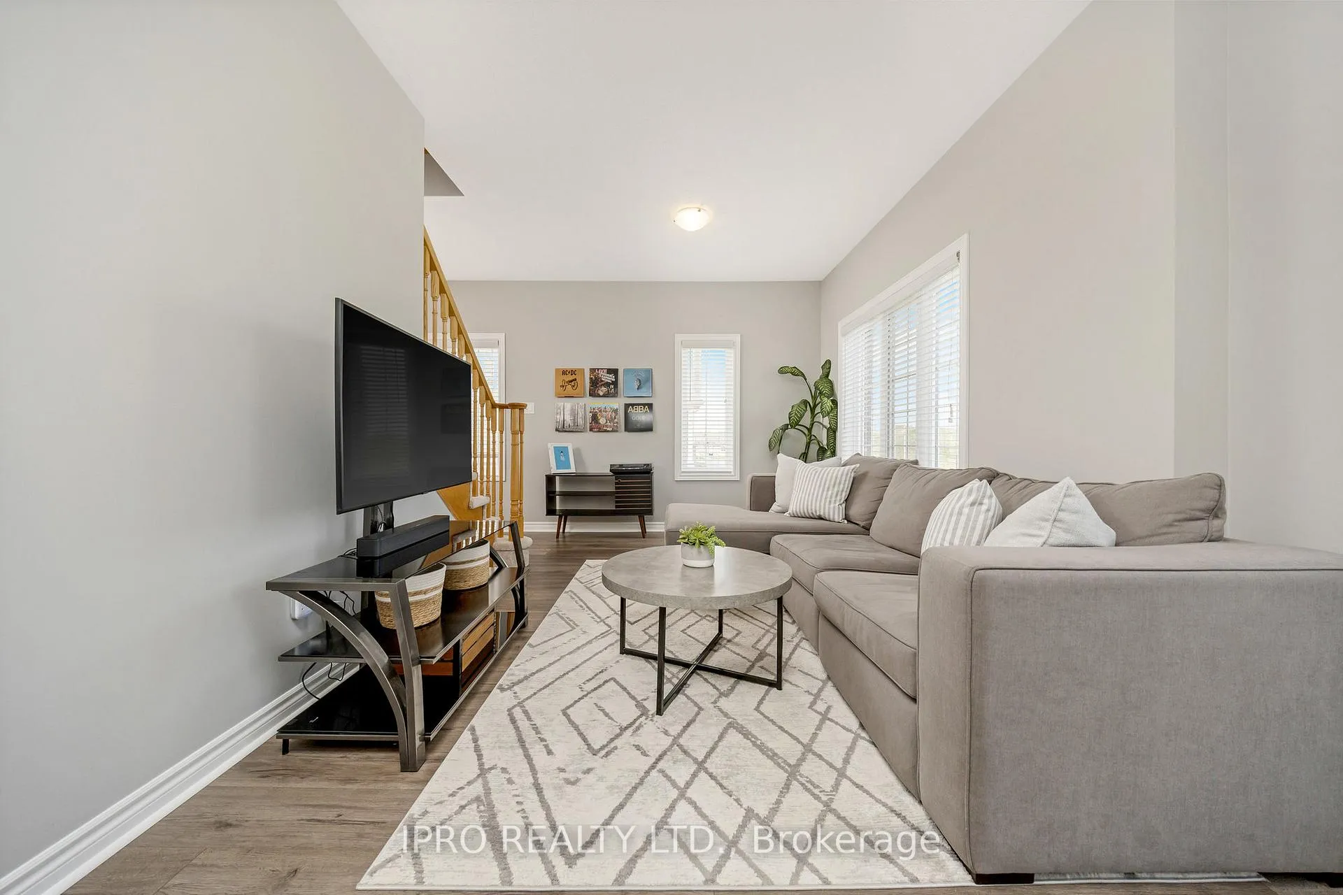 Photo 11 of Unit 5, 88 Decorso Drive, Guelph, Kortright East — HOMEH
