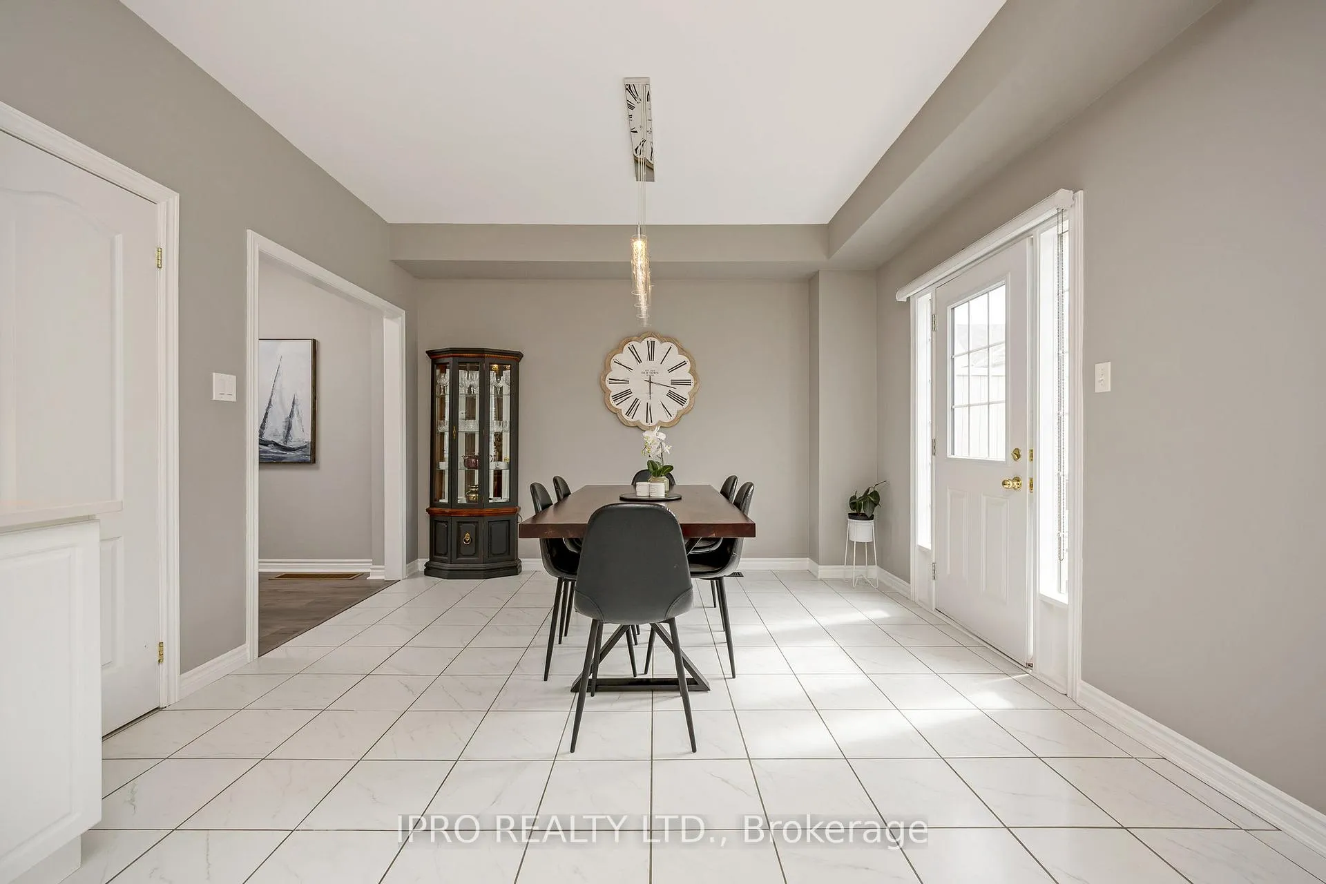 Photo 17 of Unit 5, 88 Decorso Drive, Guelph, Kortright East — HOMEH