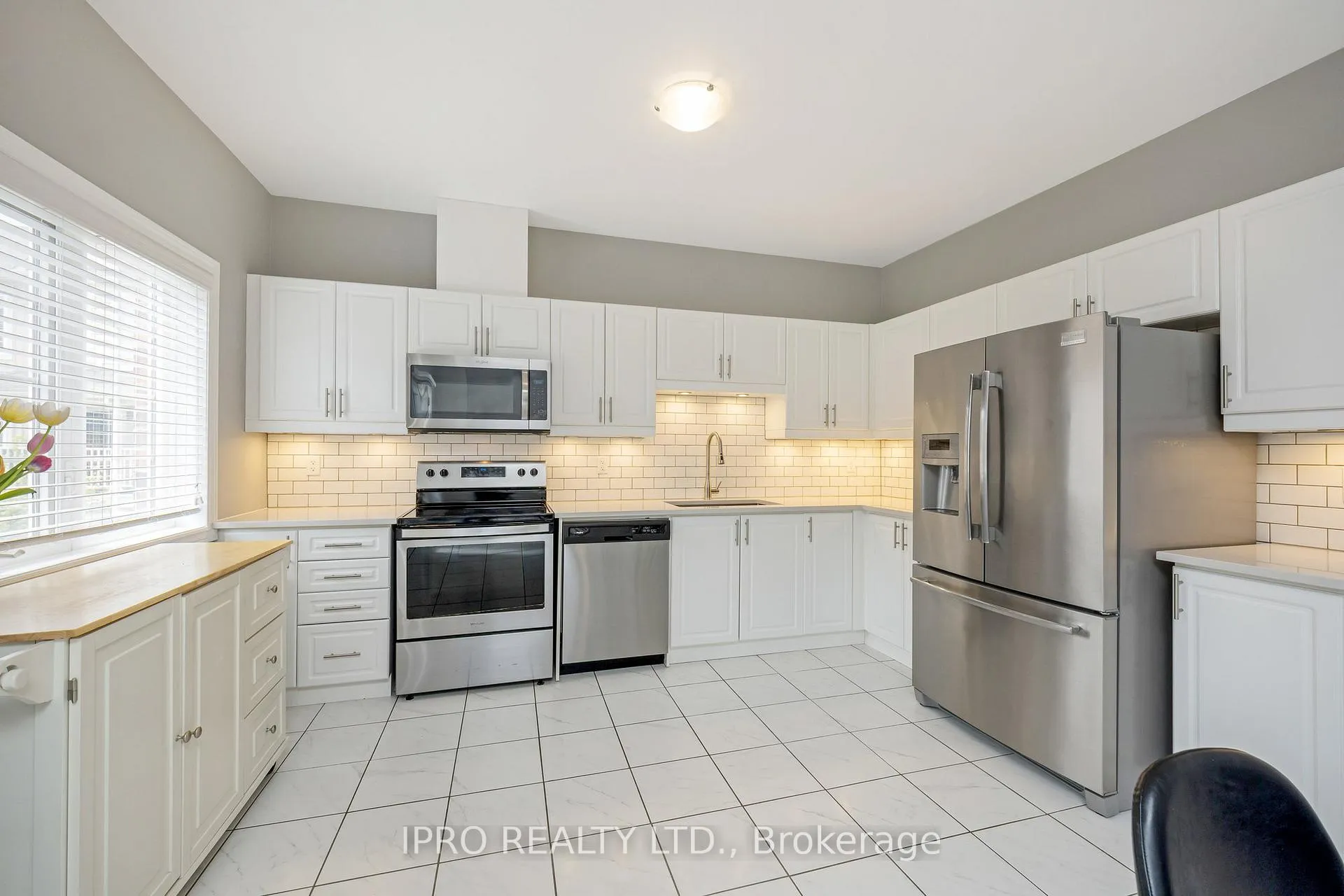 Photo 18 of Unit 5, 88 Decorso Drive, Guelph, Kortright East — HOMEH