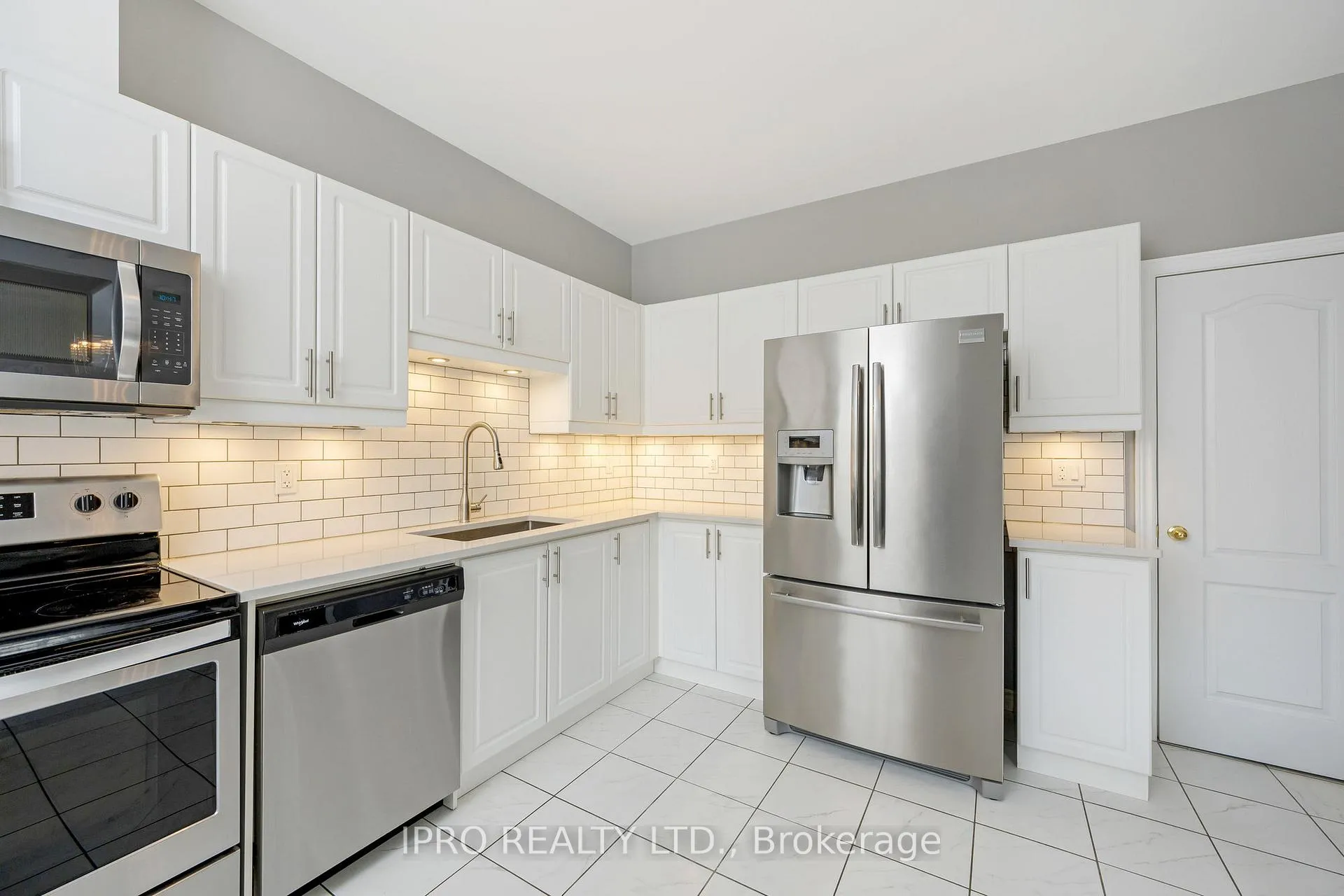 Photo 21 of Unit 5, 88 Decorso Drive, Guelph, Kortright East — HOMEH