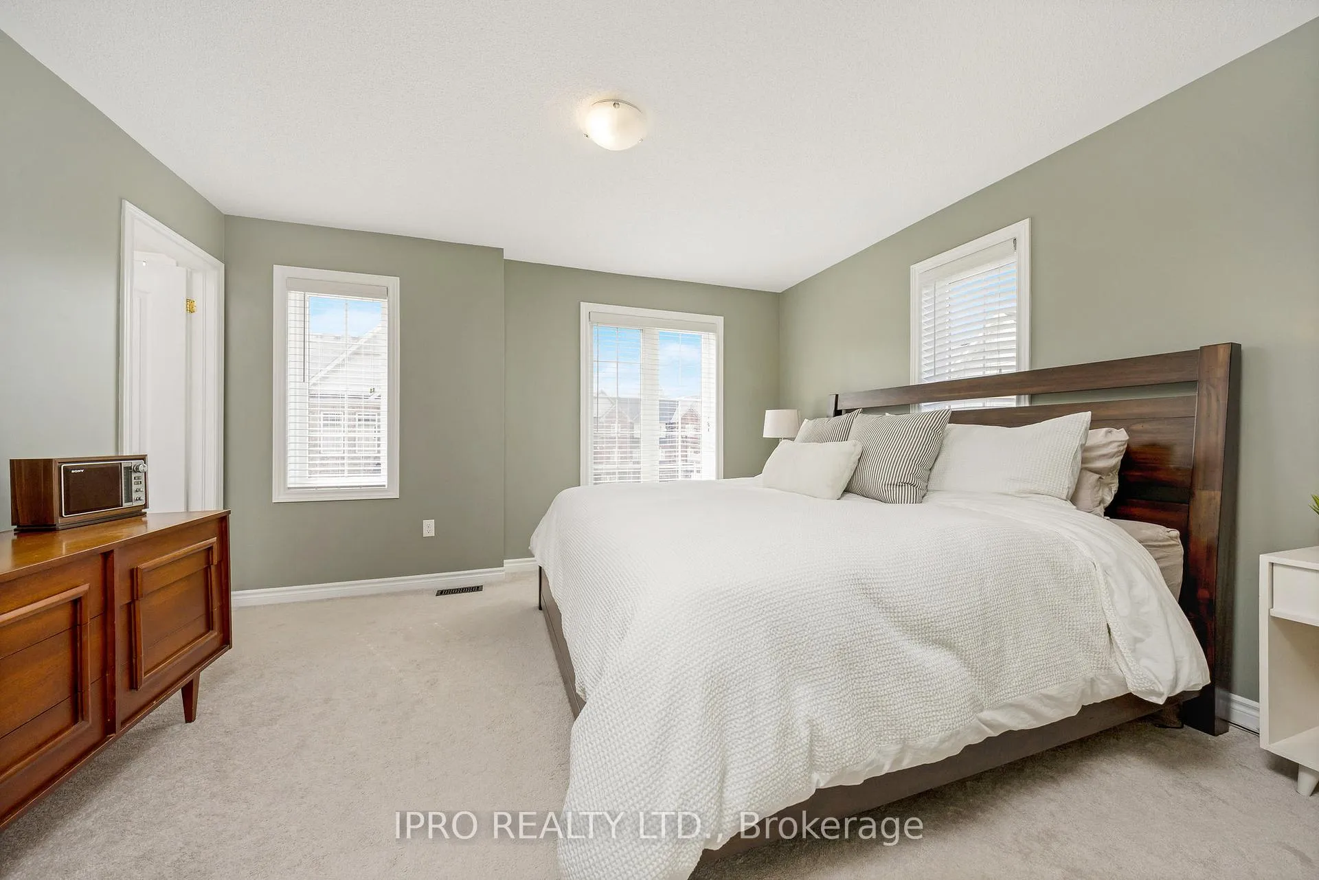 Photo 27 of Unit 5, 88 Decorso Drive, Guelph, Kortright East — HOMEH