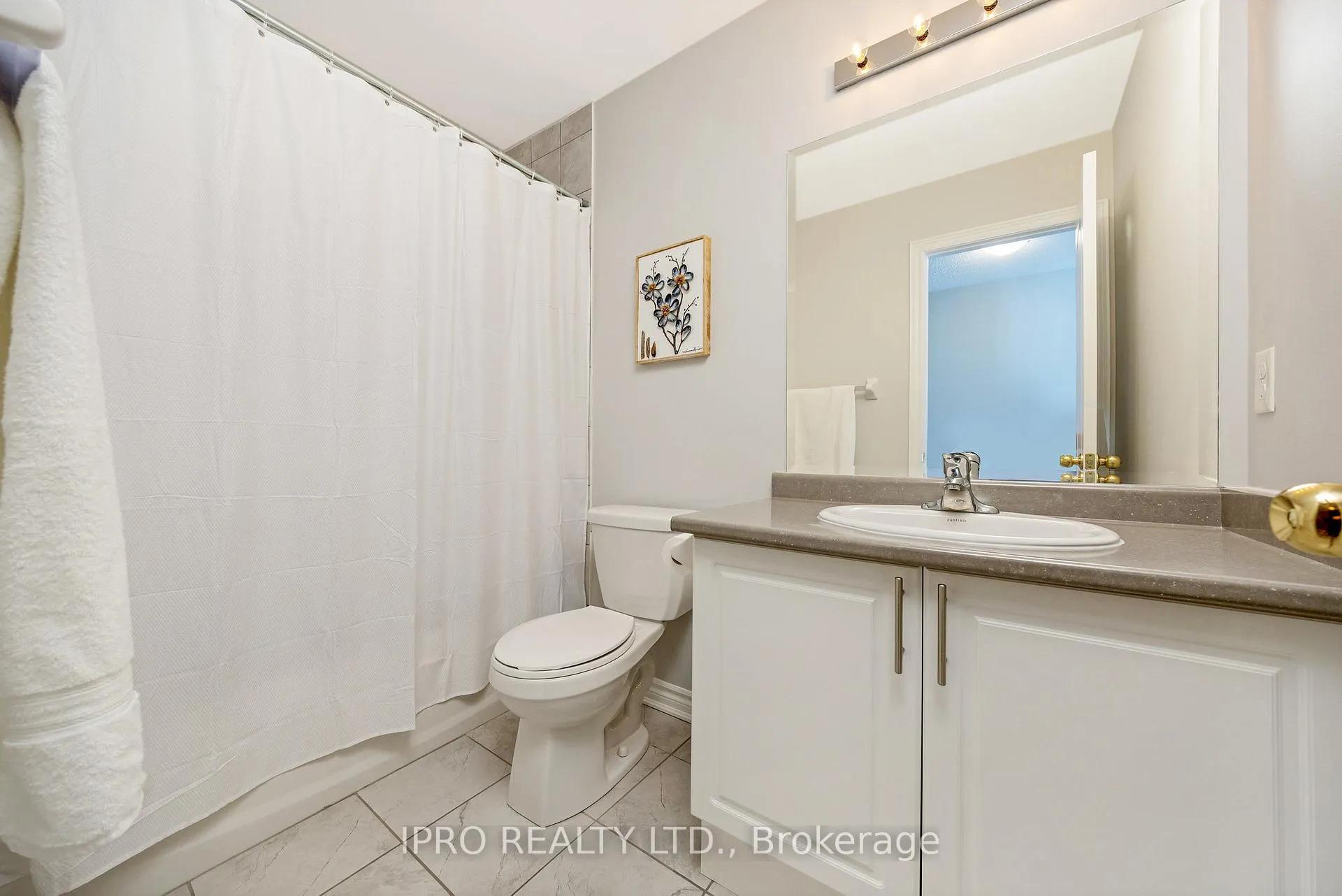 Photo 33 of Unit 5, 88 Decorso Drive, Guelph, Kortright East — HOMEH