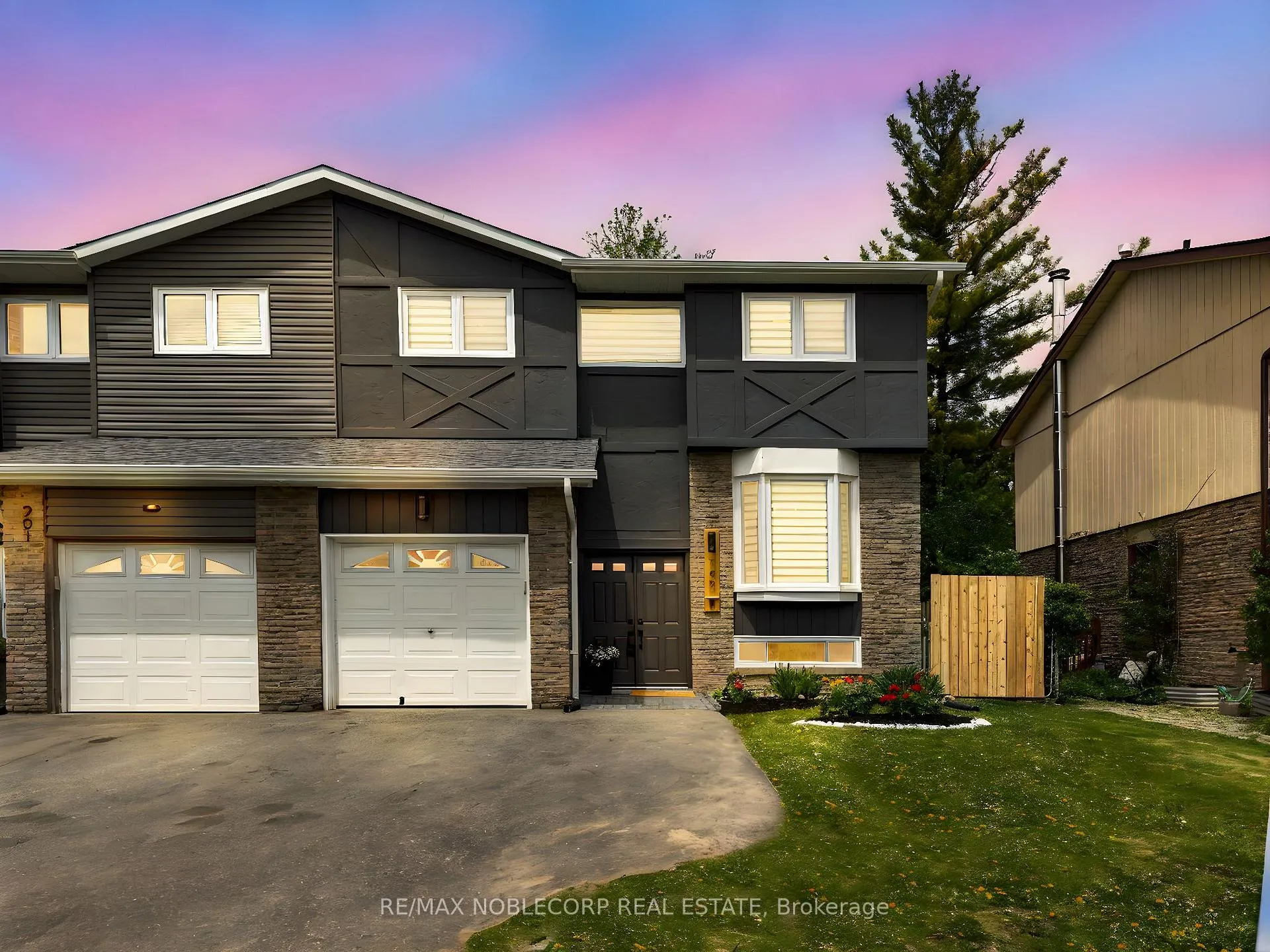 Front of 199 Ellwood Drive W