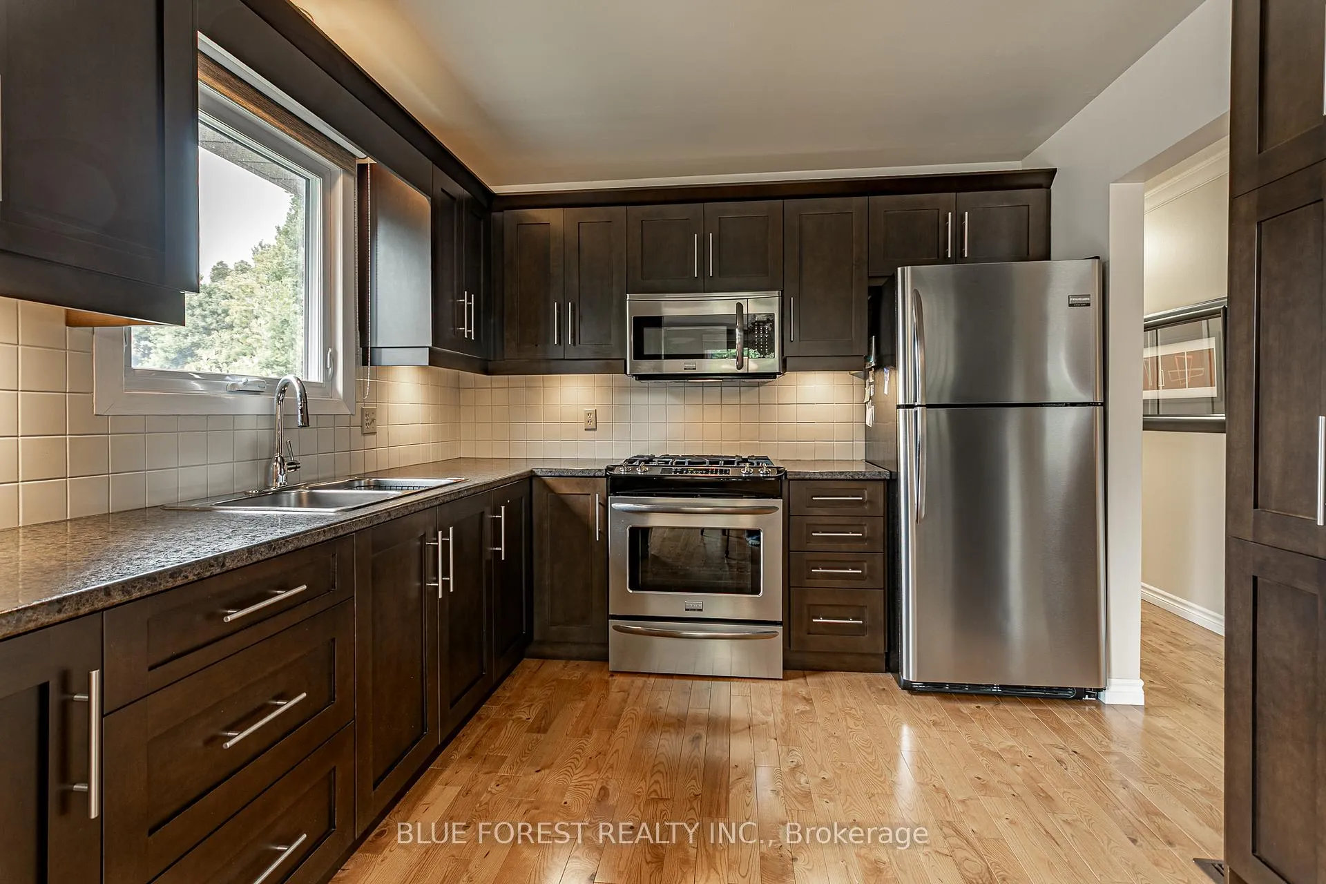 Photo 11 of 17 Carleton Court, Thames Centre, Dorchester — HOMEH
