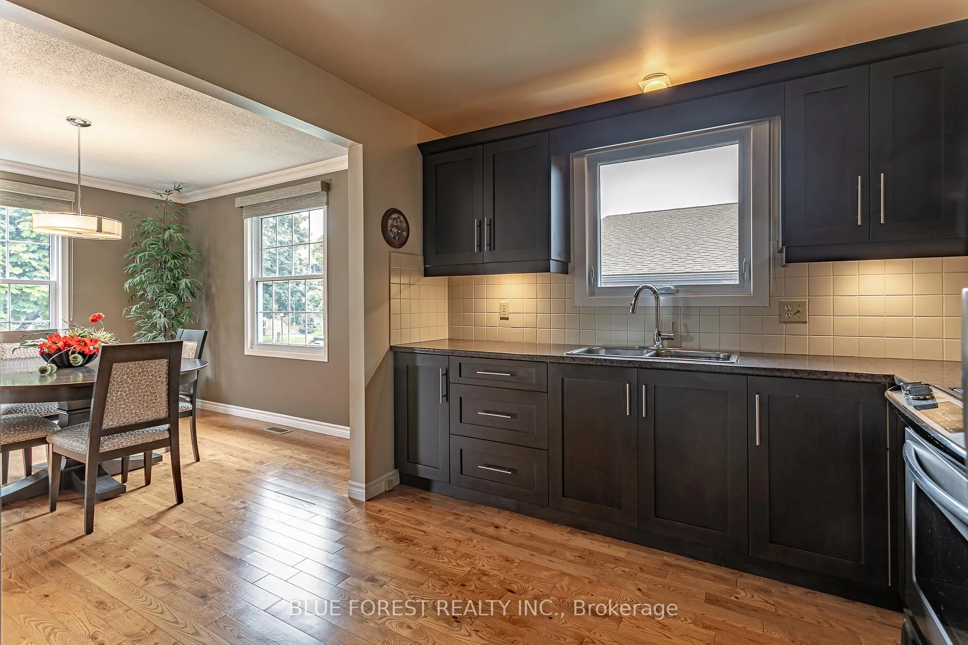 Photo 12 of 17 Carleton Court, Thames Centre, Dorchester — HOMEH