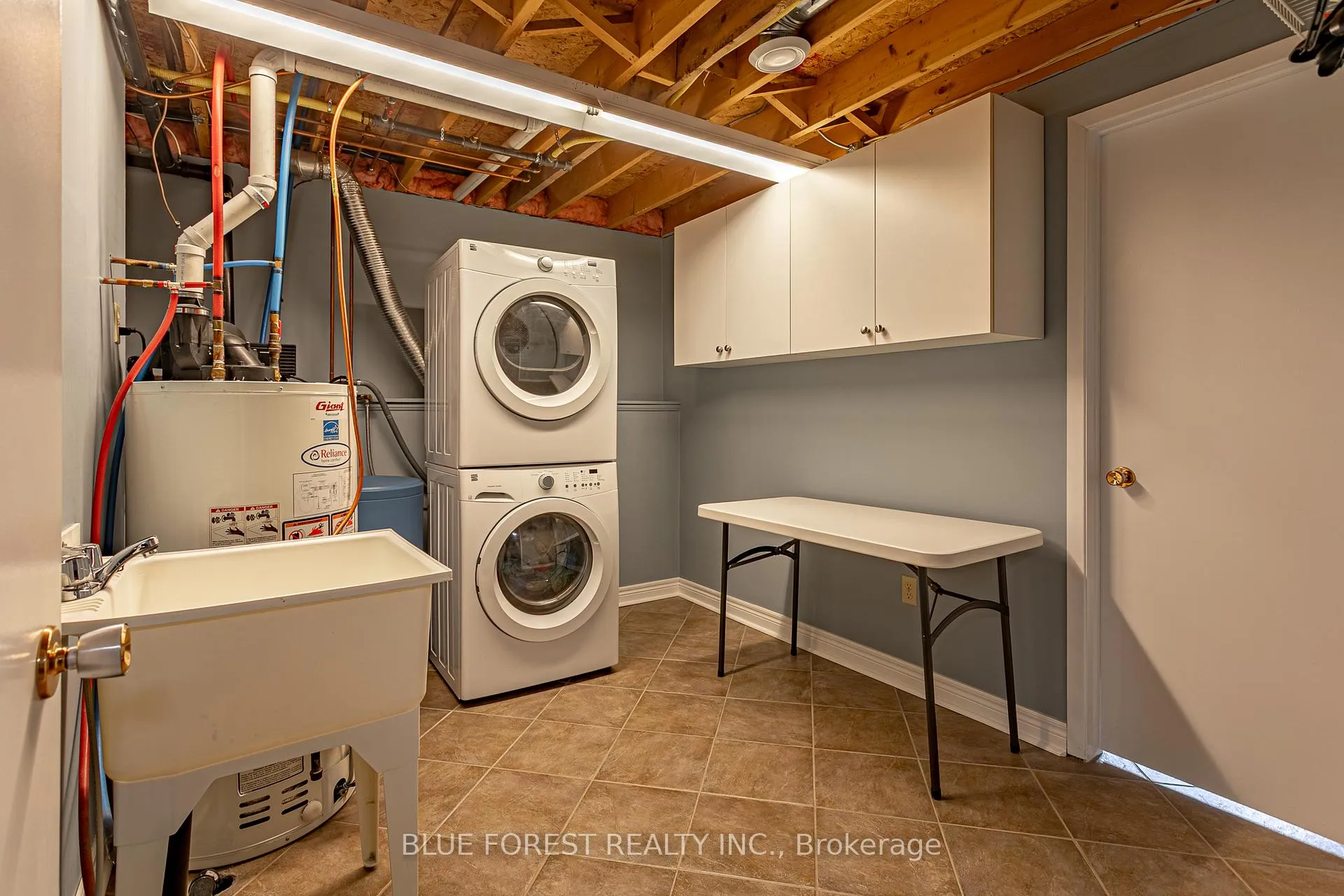 Photo 24 of 17 Carleton Court, Thames Centre, Dorchester — HOMEH