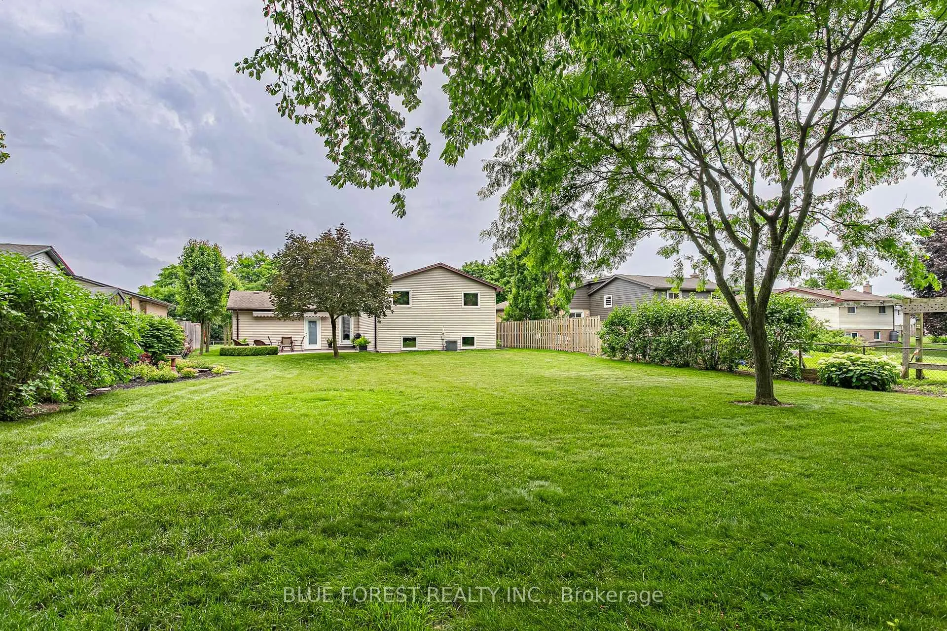 Photo 29 of 17 Carleton Court, Thames Centre, Dorchester — HOMEH