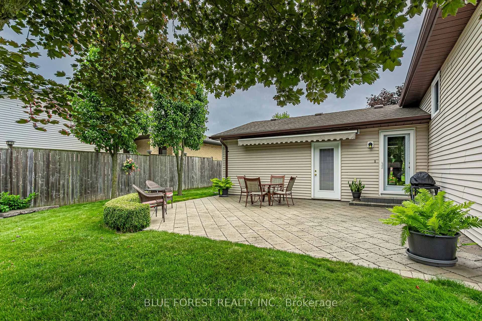 Photo 32 of 17 Carleton Court, Thames Centre, Dorchester — HOMEH