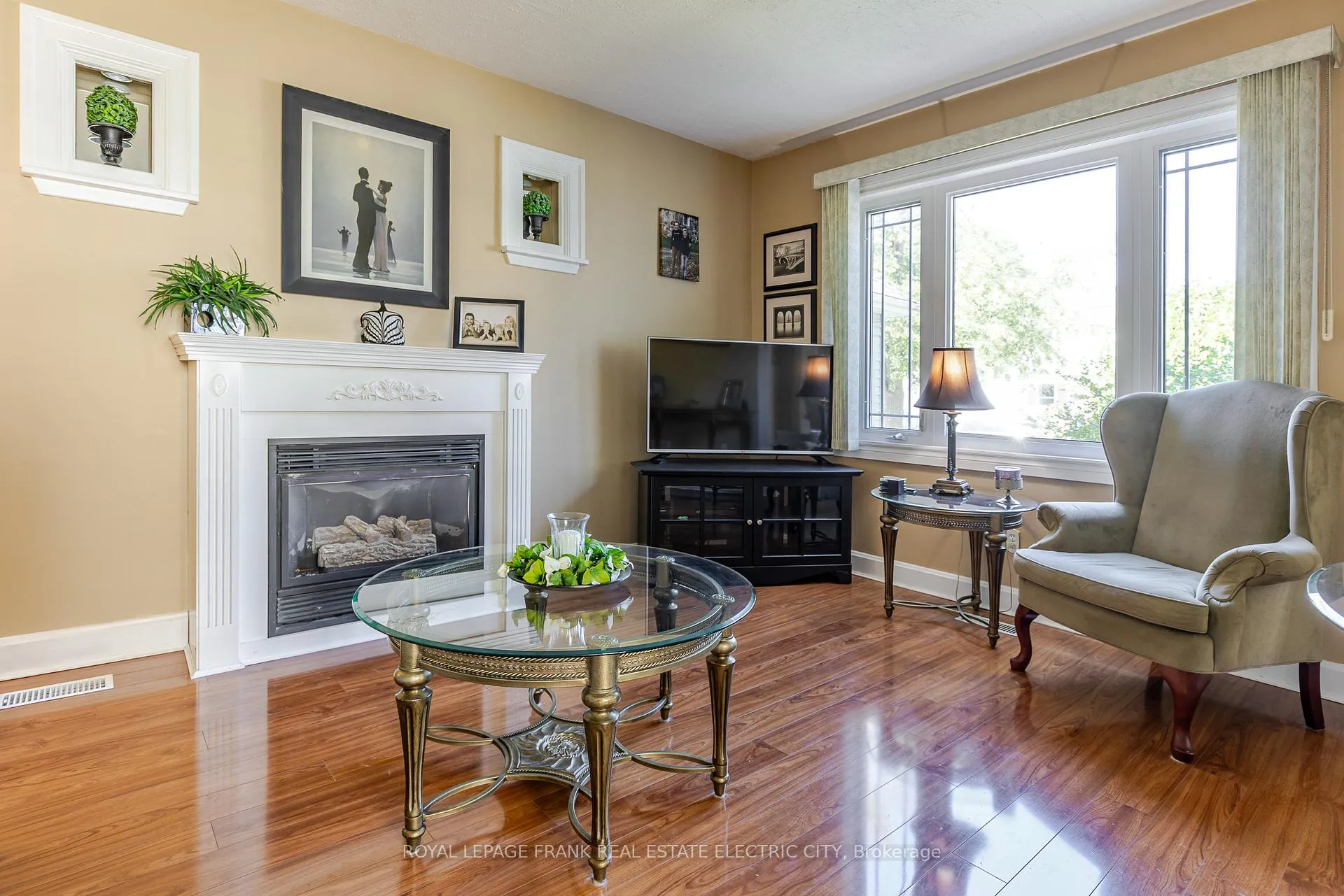 Photo 8 of 287 McGill Street, Peterborough, Otonabee Ward 1 — HOMEH
