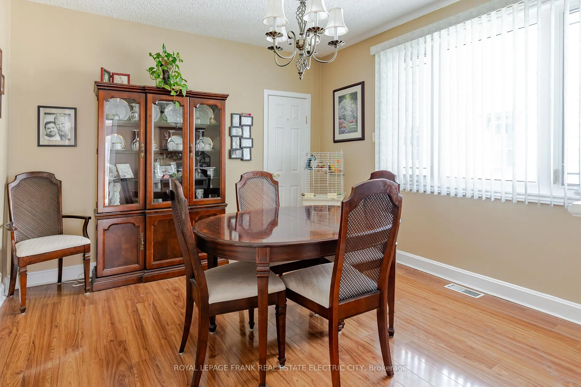 Photo 17 of 287 McGill Street, Peterborough, Otonabee Ward 1 — HOMEH