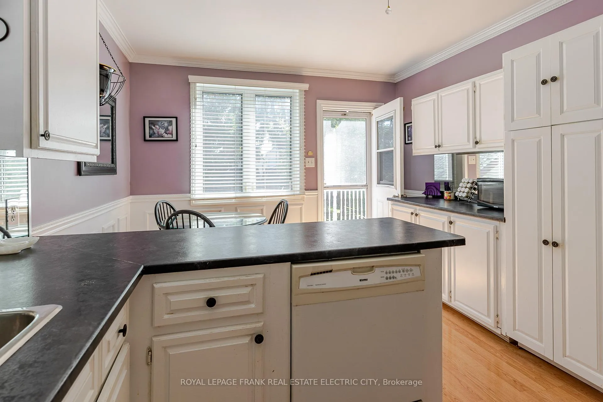 Photo 21 of 287 McGill Street, Peterborough, Otonabee Ward 1 — HOMEH