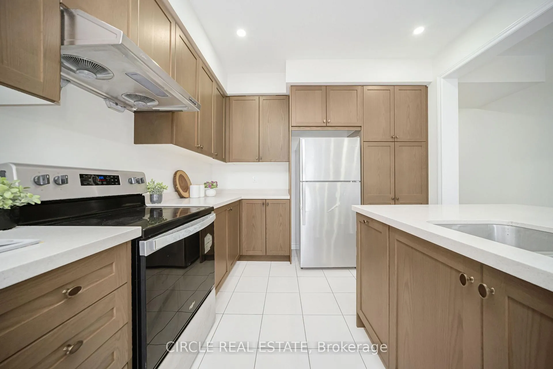 Photo 13 of 127 petch Avenue, Caledon, Rural Caledon — HOMEH
