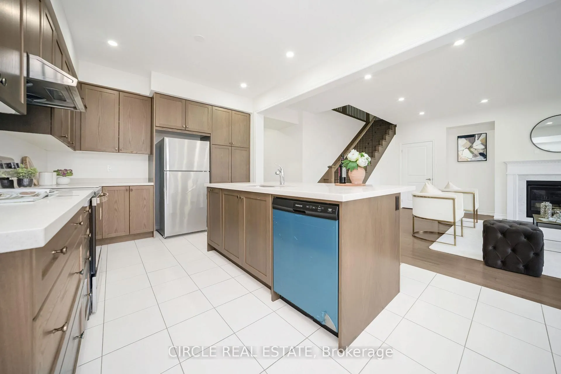 Photo 15 of 127 petch Avenue, Caledon, Rural Caledon — HOMEH