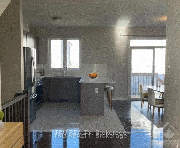 Photo 2 of 204 Appalachian Circle, Ottawa, Barrhaven - Half Moon Bay — HOMEH