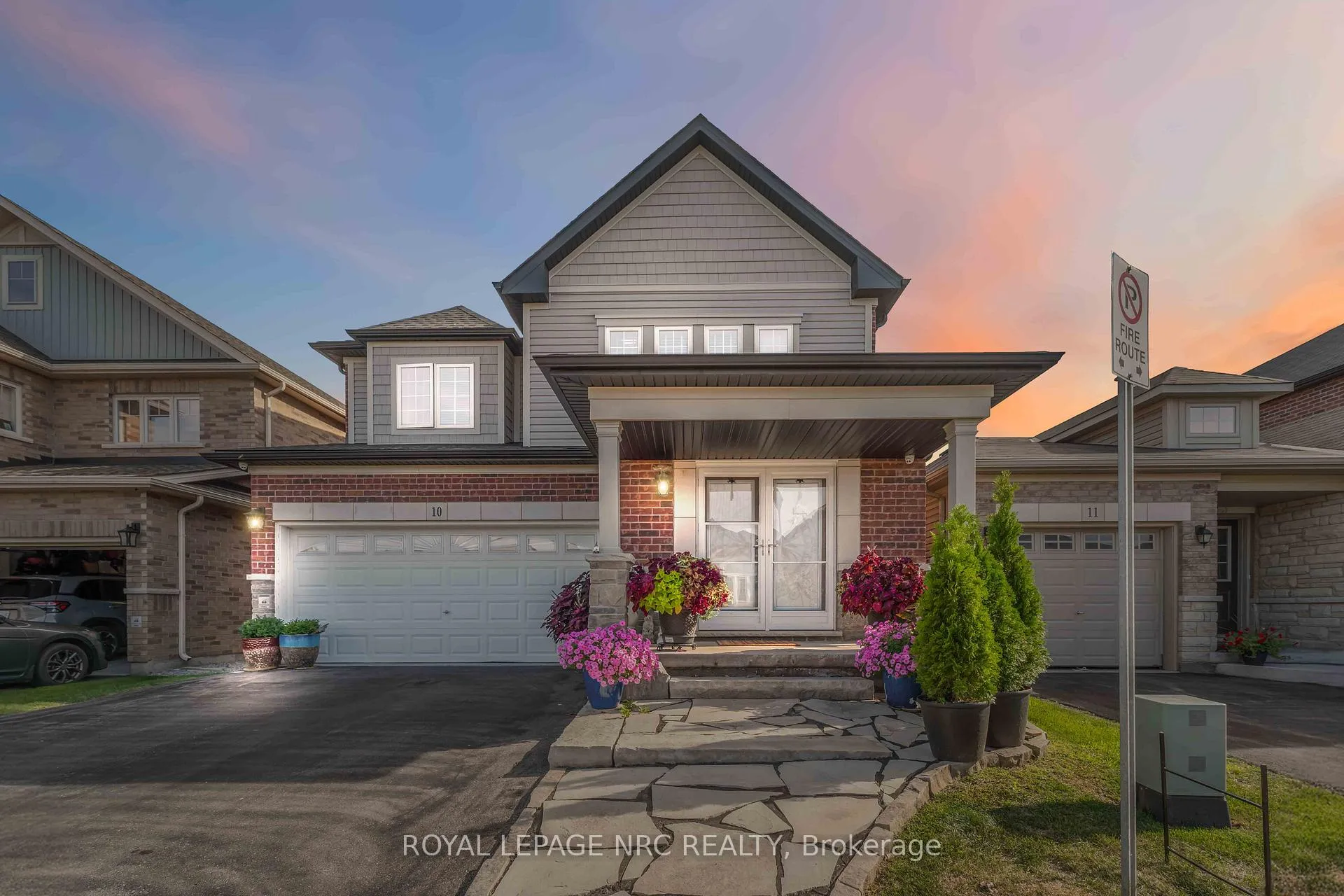Front of Unit 10, 77 Avery Crescent