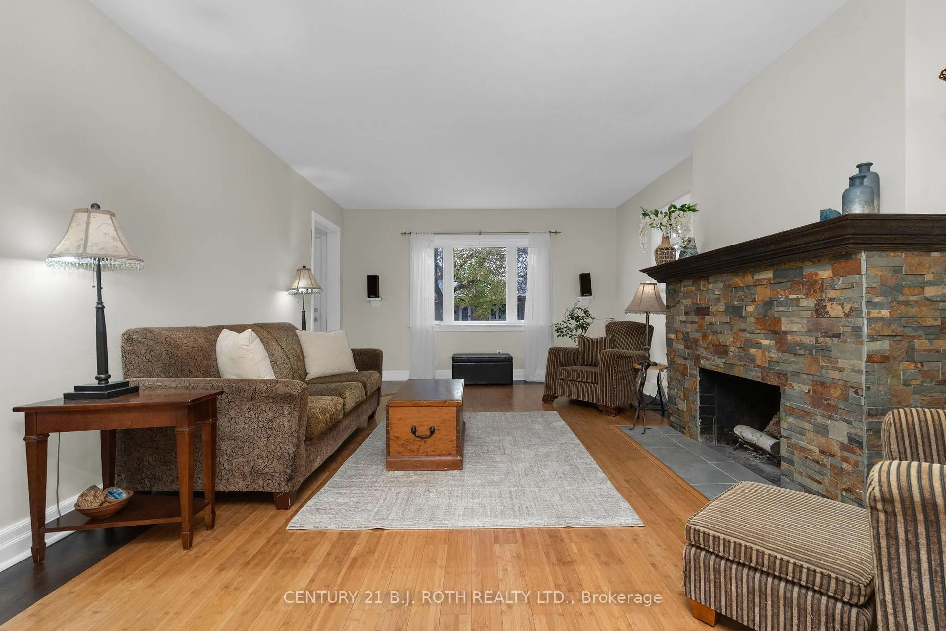 Photo 4 of 93 Catherine Avenue, Aurora, Aurora Village — HOMEH