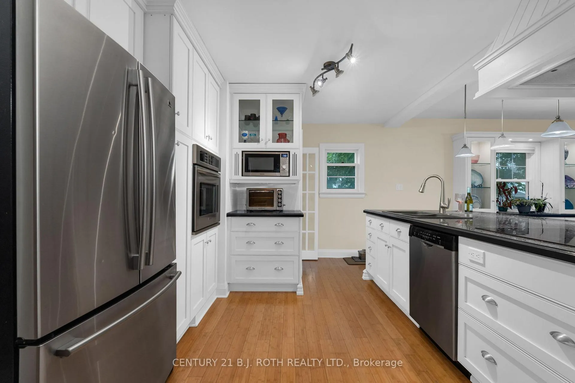 Photo 8 of 93 Catherine Avenue, Aurora, Aurora Village — HOMEH