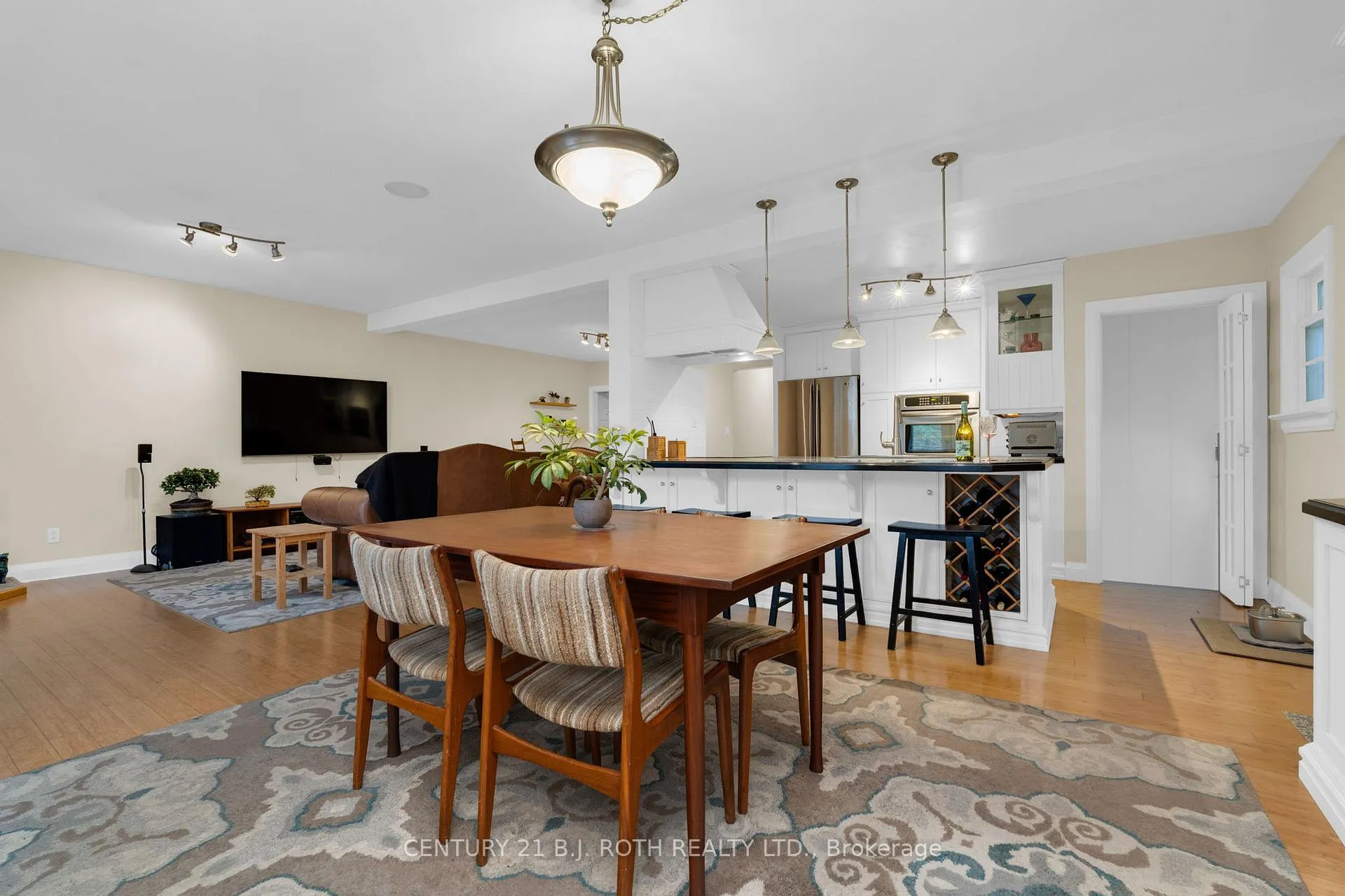 Photo 9 of 93 Catherine Avenue, Aurora, Aurora Village — HOMEH