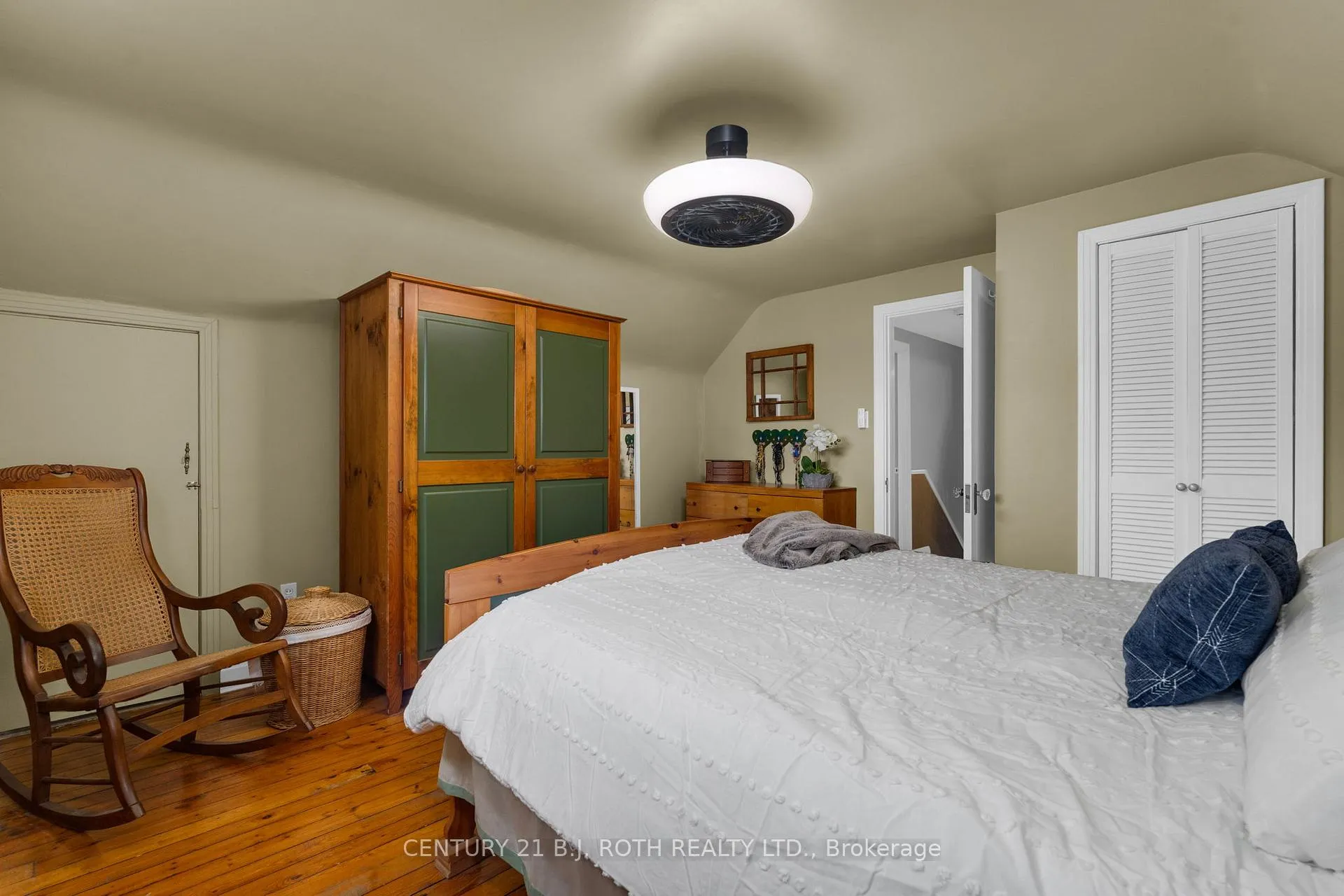 Photo 15 of 93 Catherine Avenue, Aurora, Aurora Village — HOMEH