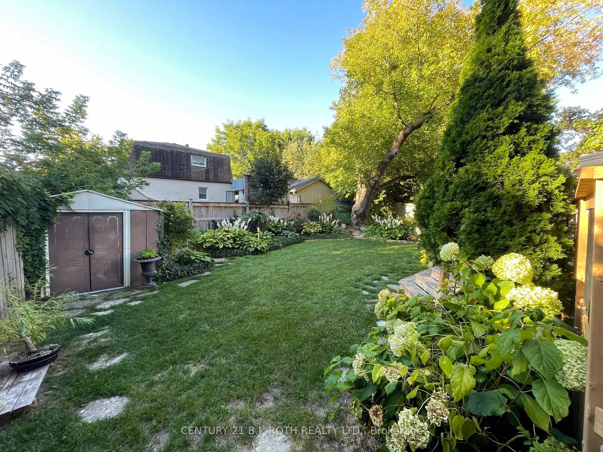 Photo 32 of 93 Catherine Avenue, Aurora, Aurora Village — HOMEH