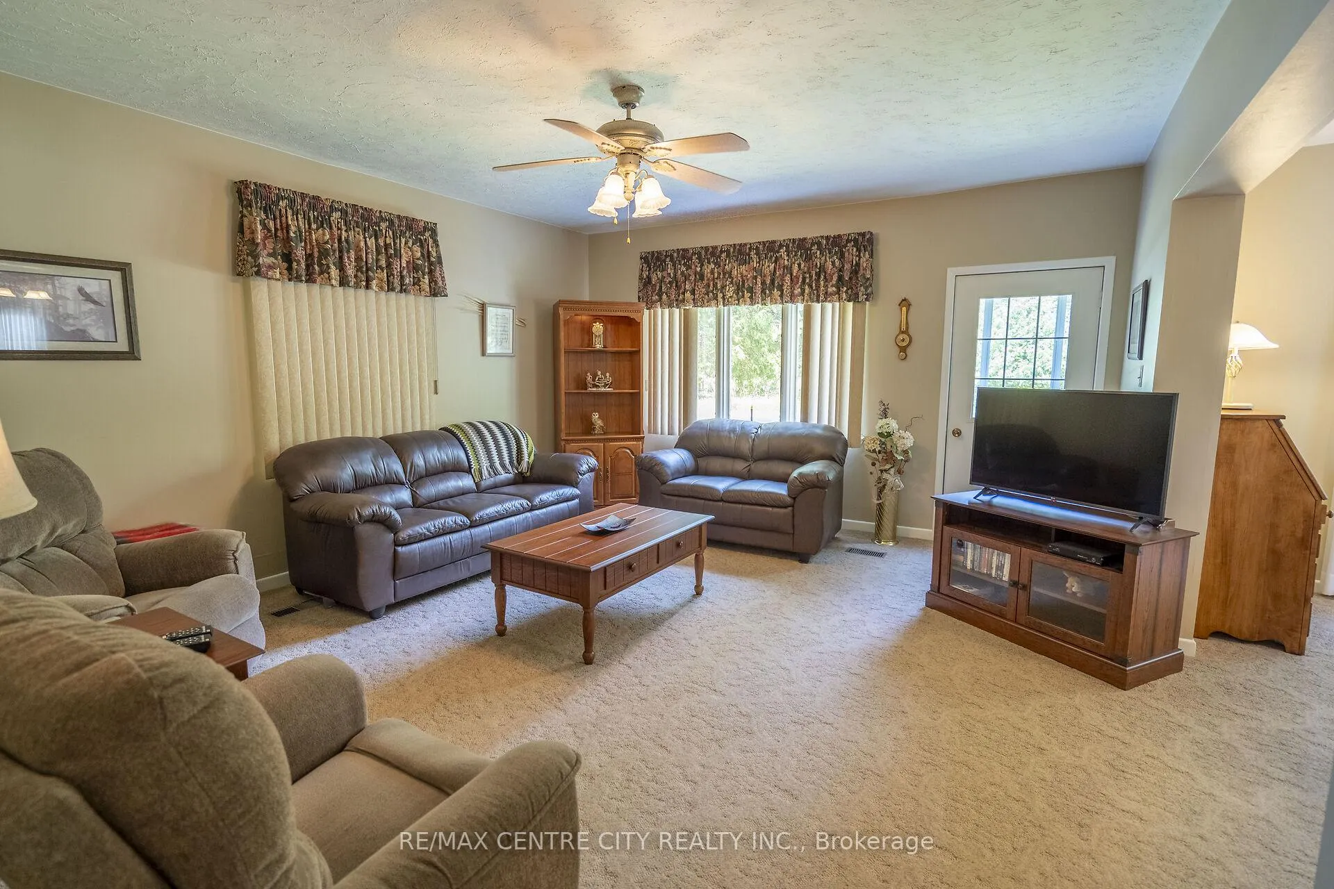 Photo 12 of 2169 Cromarty Drive, Thames Centre, Dorchester — HOMEH