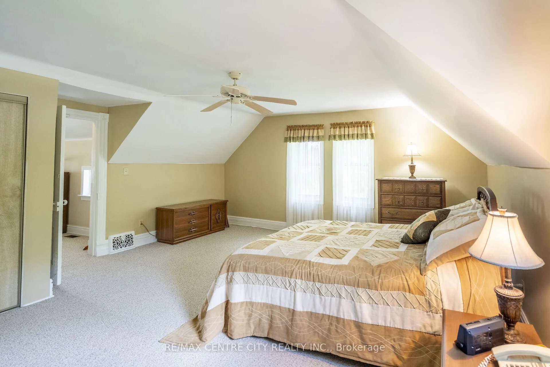 Photo 21 of 2169 Cromarty Drive, Thames Centre, Dorchester — HOMEH