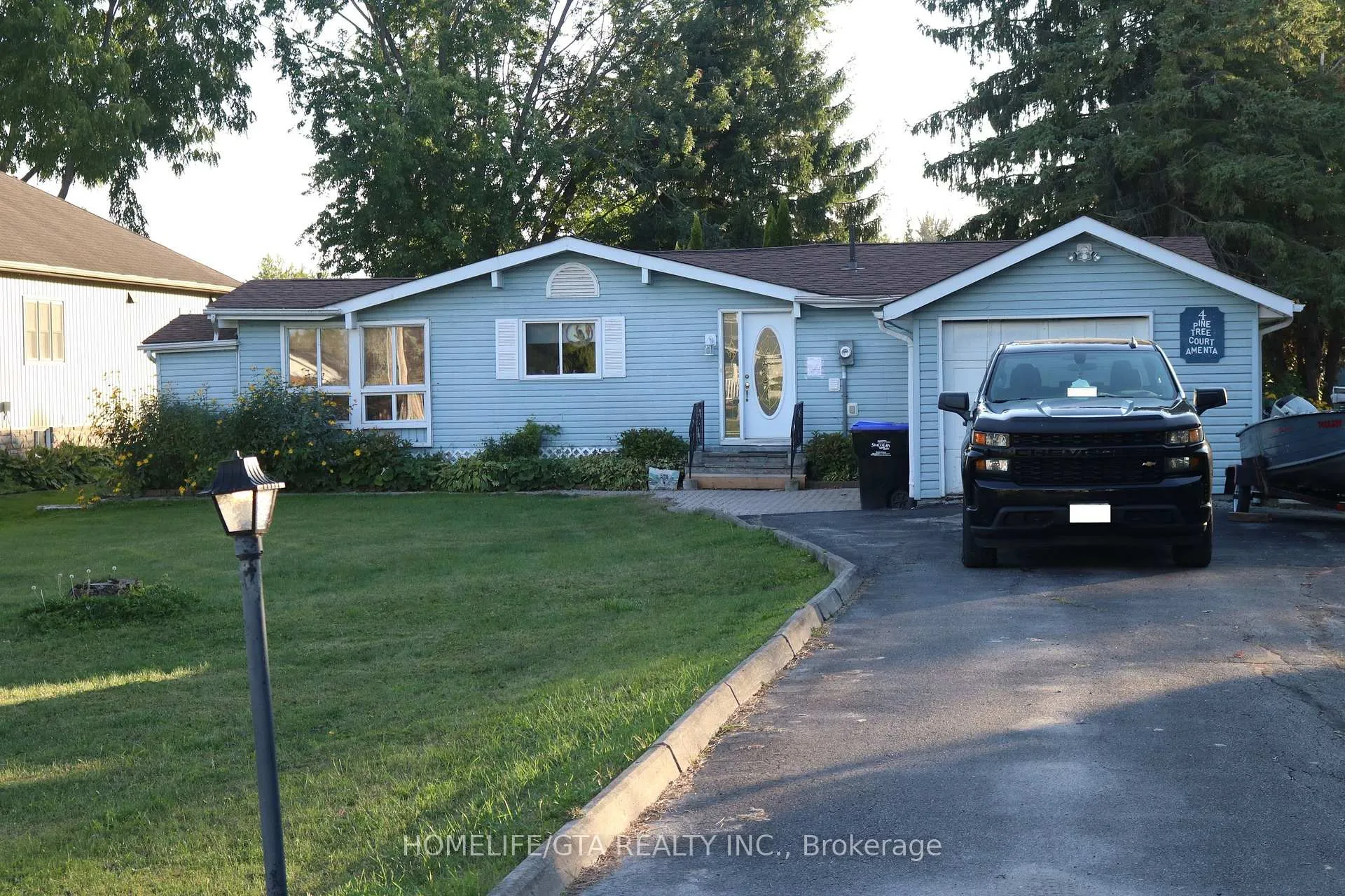 Front of 4 Pinetree Court