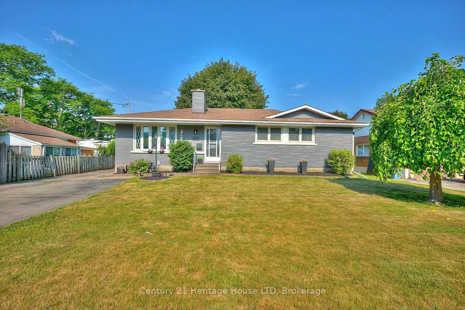 Photo 1 of 3835 Windermere Road, Niagara Falls, Stamford — HOMEH