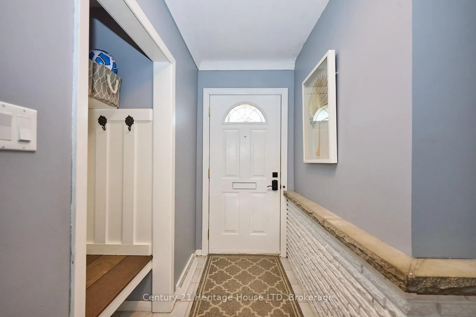 Photo 2 of 3835 Windermere Road, Niagara Falls, Stamford — HOMEH
