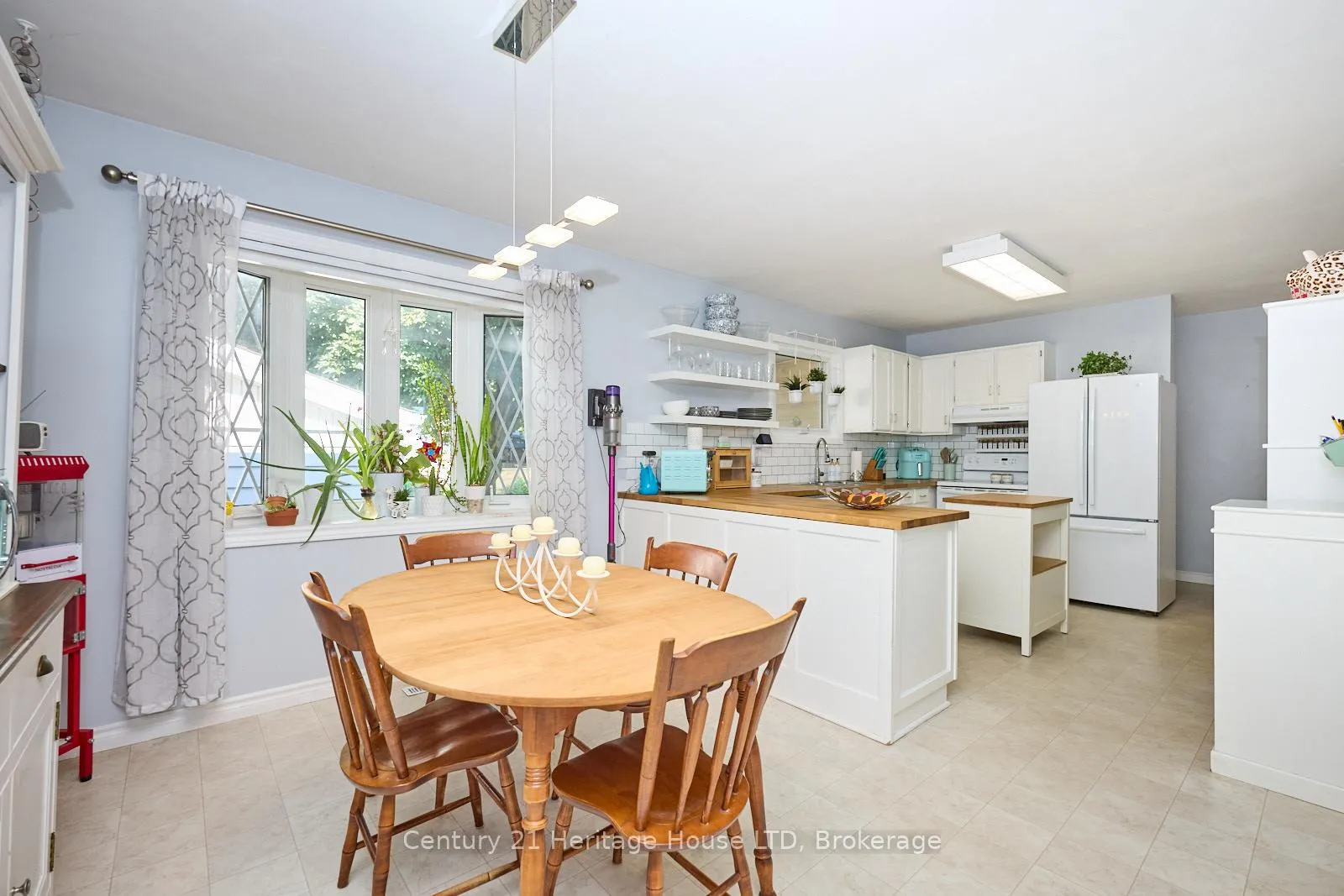 Photo 6 of 3835 Windermere Road, Niagara Falls, Stamford — HOMEH