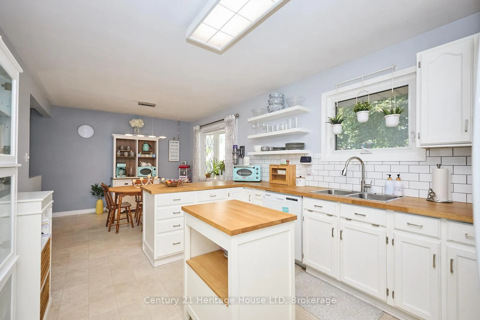 Photo 9 of 3835 Windermere Road, Niagara Falls, Stamford — HOMEH