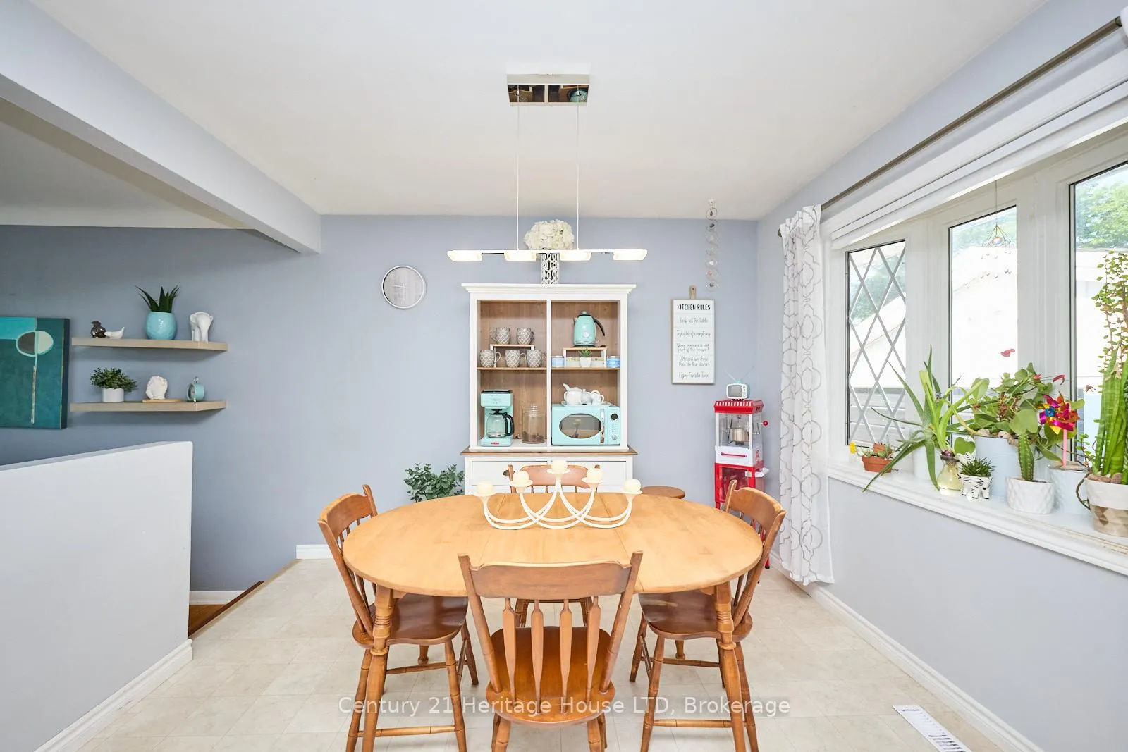 Photo 11 of 3835 Windermere Road, Niagara Falls, Stamford — HOMEH