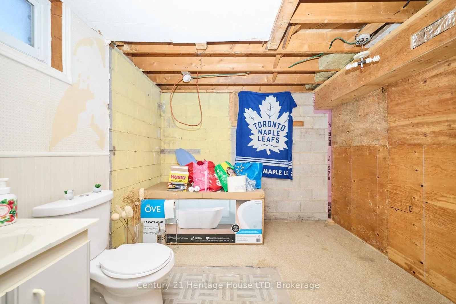Photo 24 of 3835 Windermere Road, Niagara Falls, Stamford — HOMEH