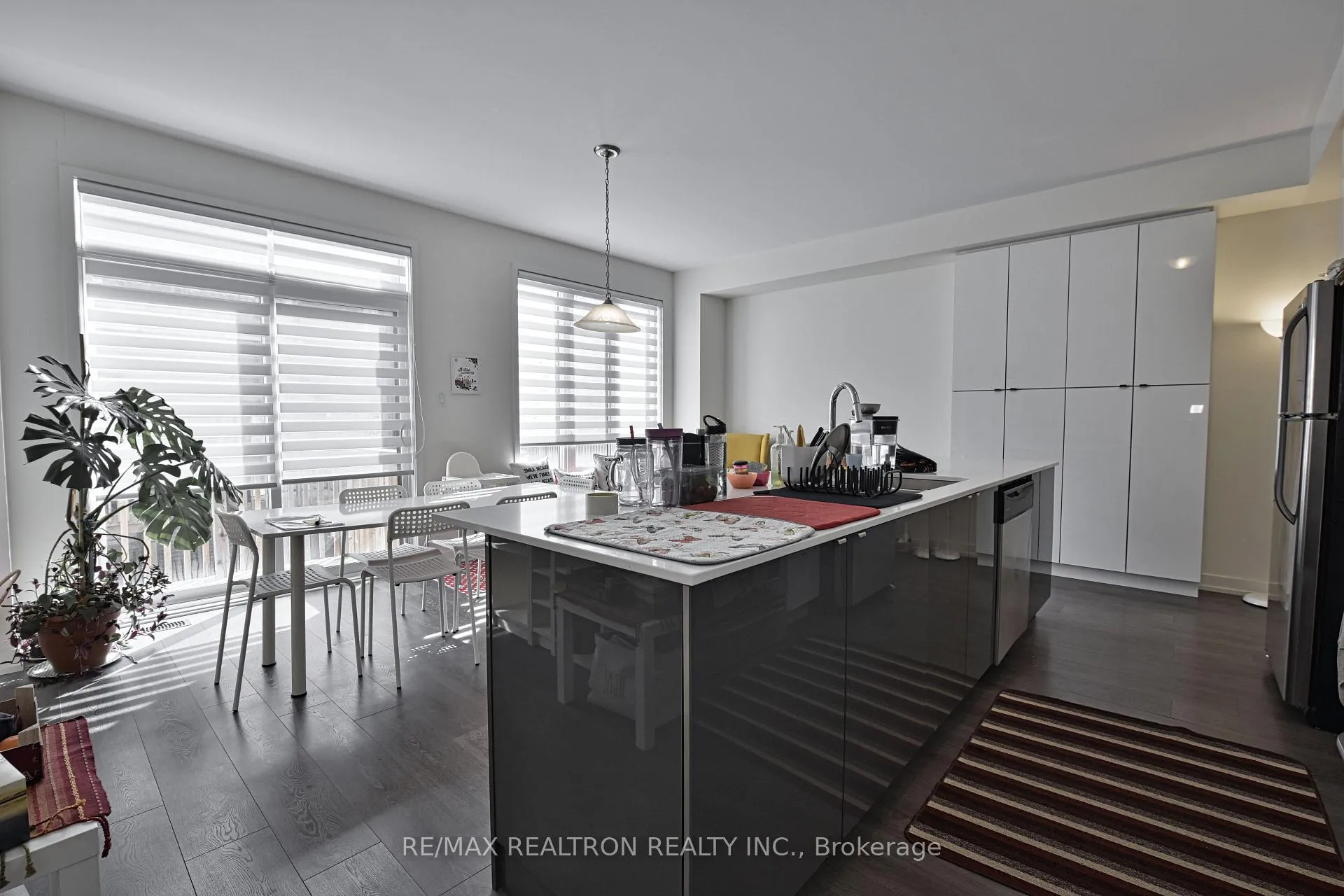Photo 11 of 214 Wheat Boom Drive, Oakville, Joshua Meadows — HOMEH