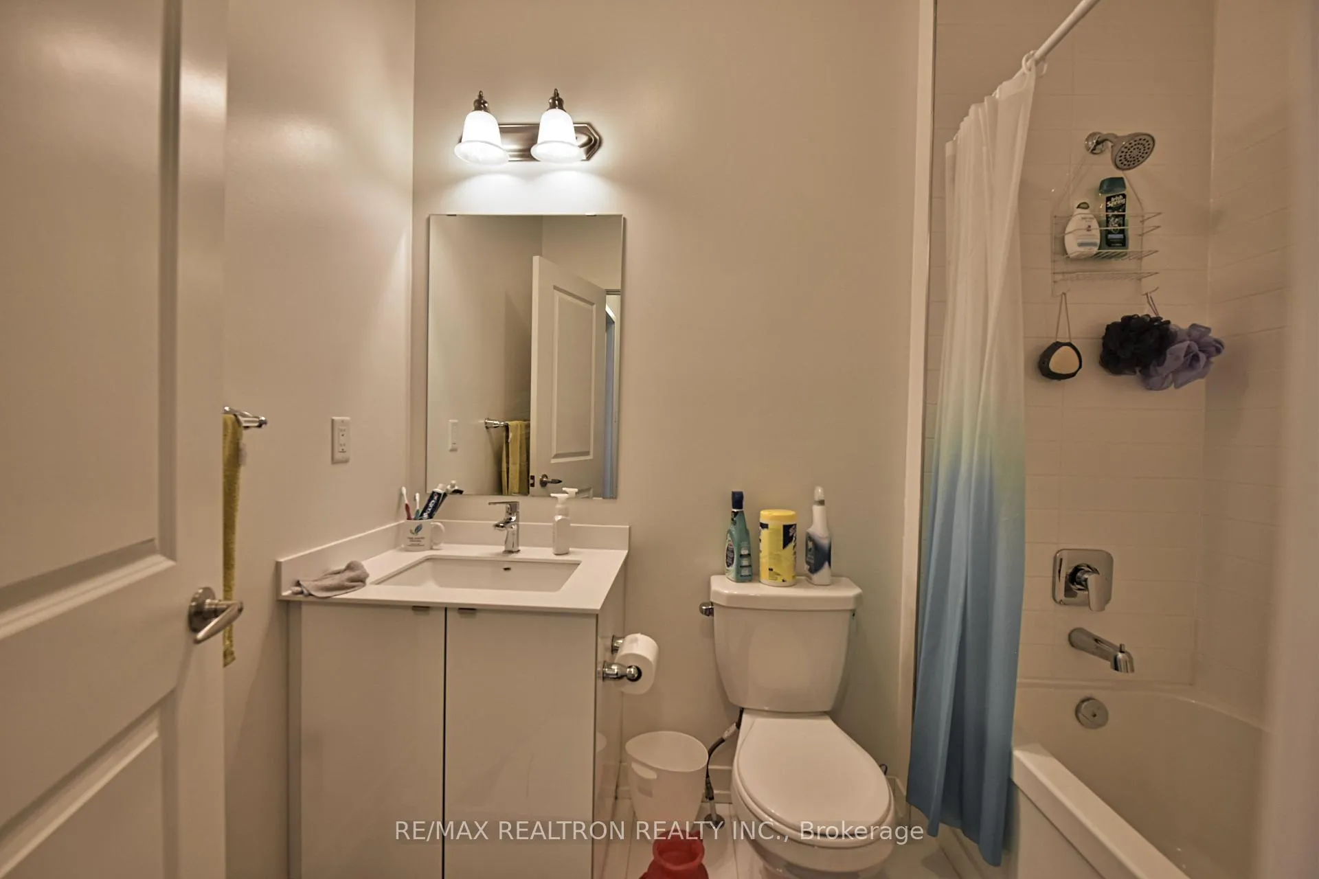 Photo 16 of 214 Wheat Boom Drive, Oakville, Joshua Meadows — HOMEH