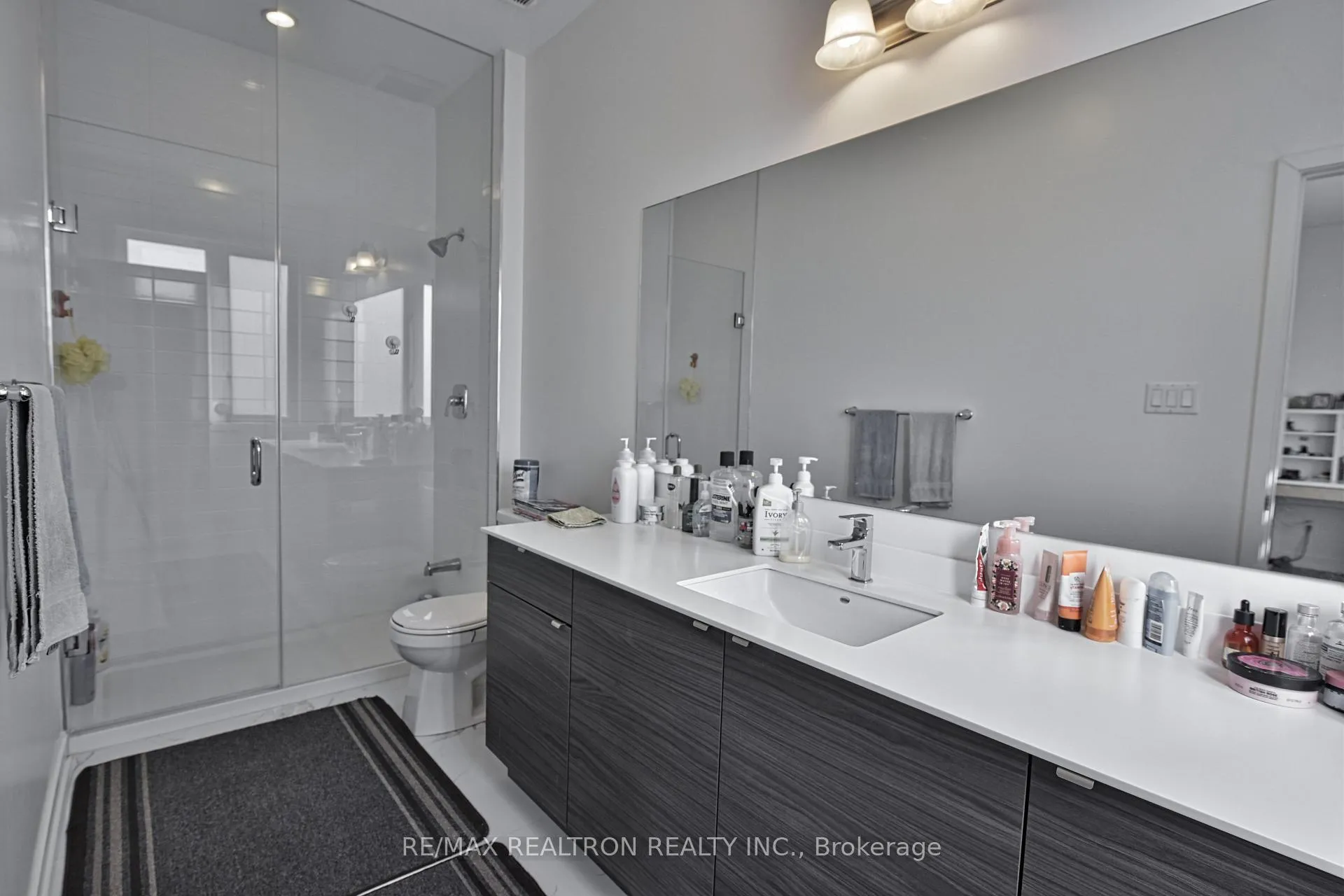 Photo 18 of 214 Wheat Boom Drive, Oakville, Joshua Meadows — HOMEH