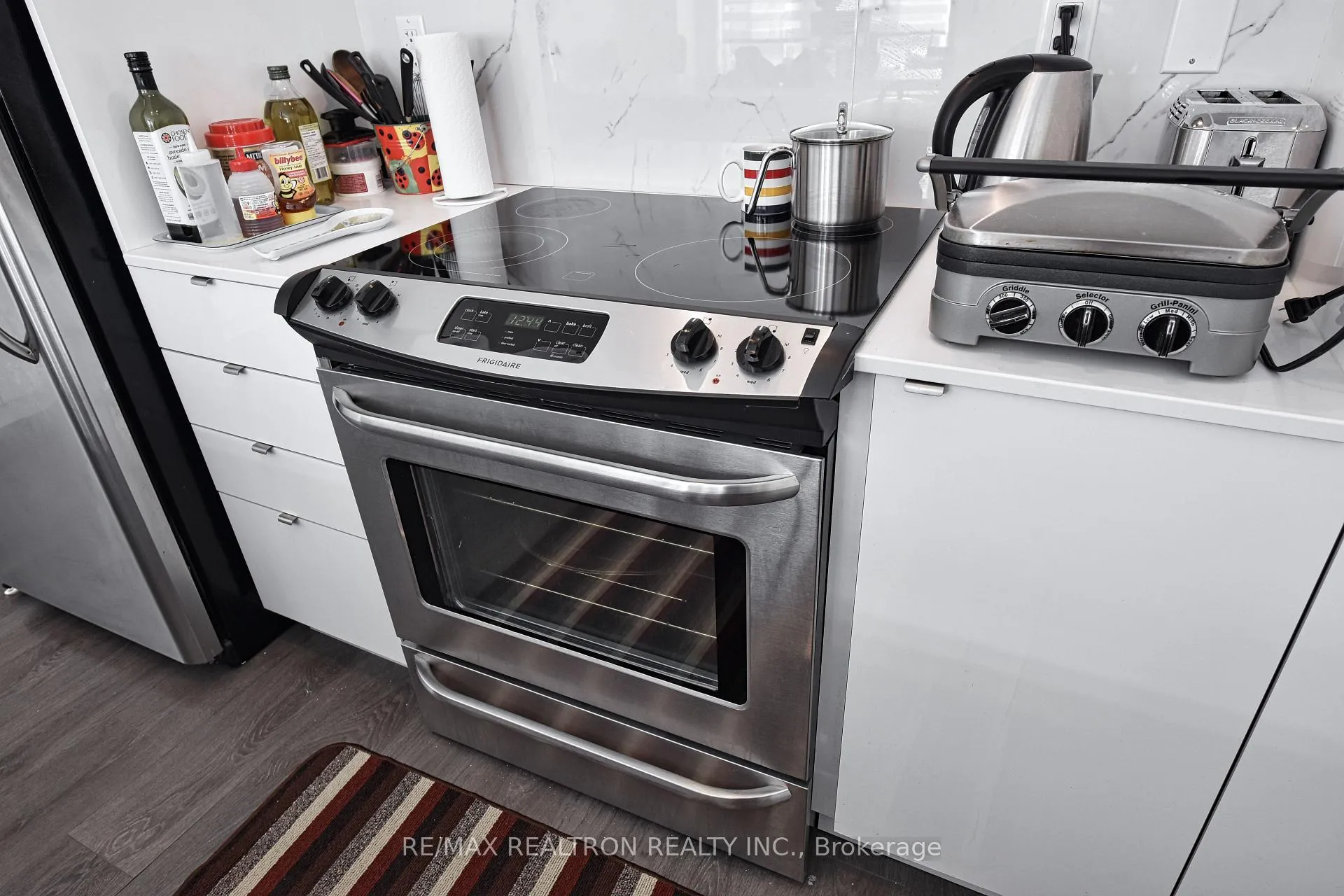 Photo 21 of 214 Wheat Boom Drive, Oakville, Joshua Meadows — HOMEH
