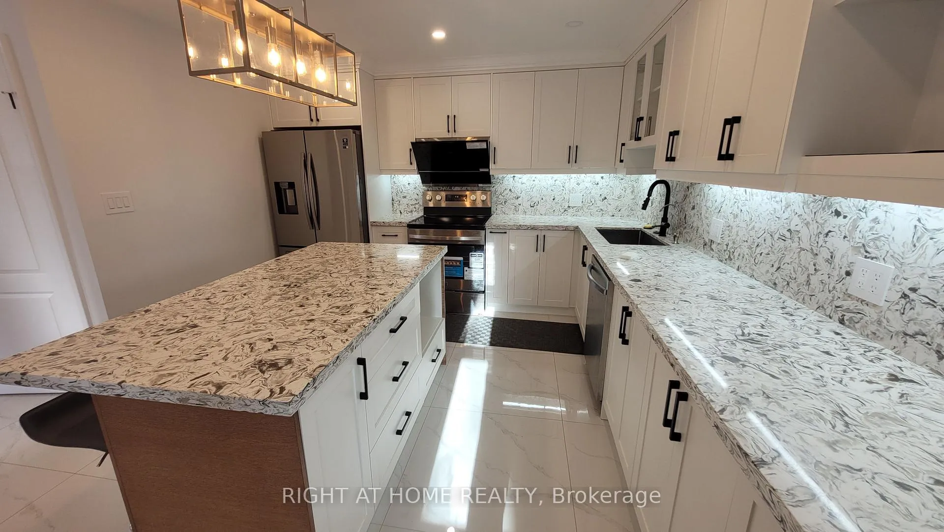 Photo 14 of 2 Clydesdale Road, Markham, Milliken Mills West — HOMEH
