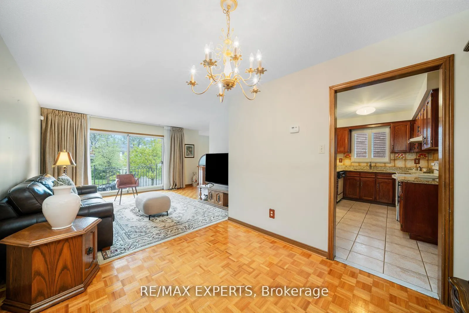 Photo 7 of 9 Richbell Street, Vaughan, Brownridge — HOMEH