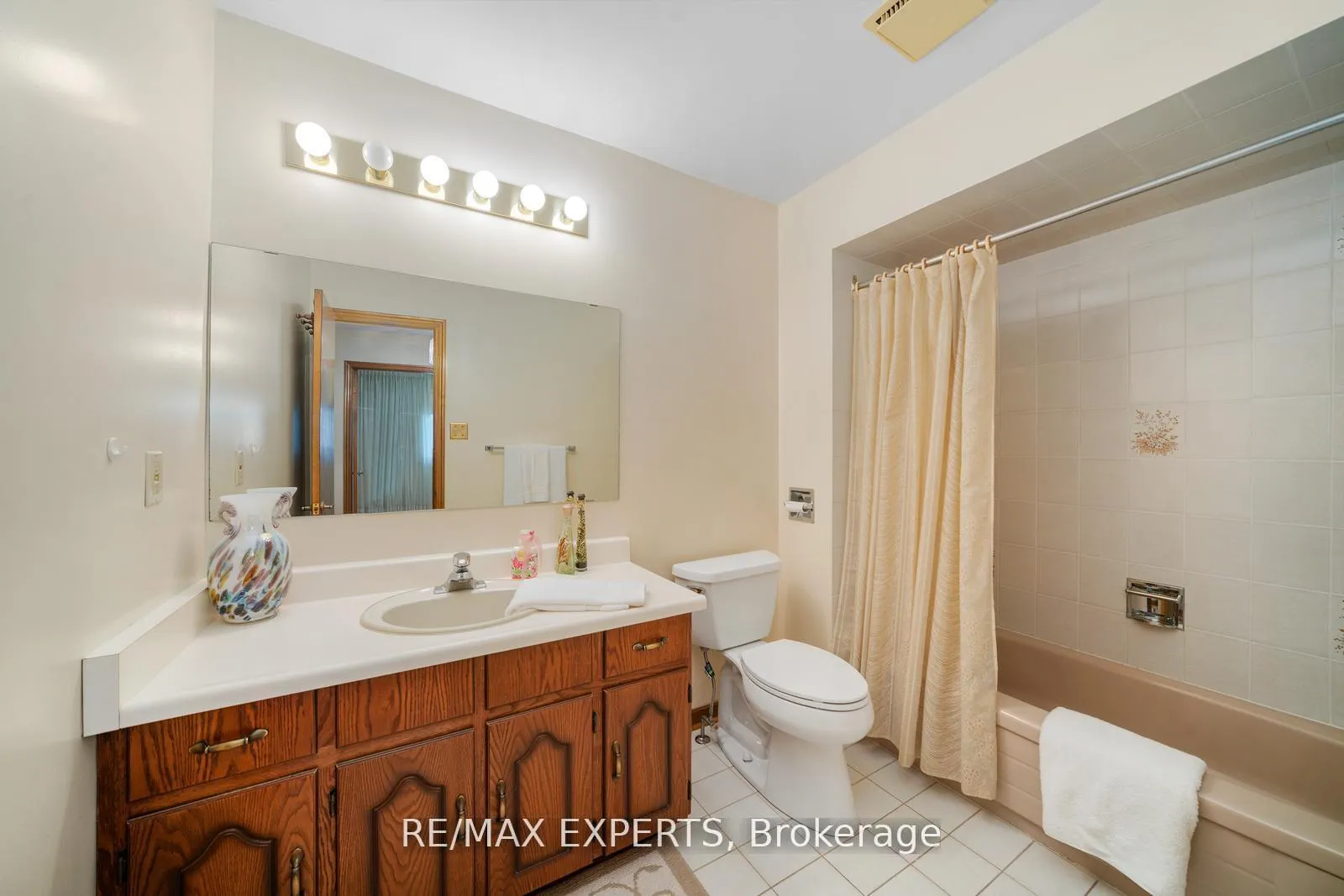 Photo 18 of 9 Richbell Street, Vaughan, Brownridge — HOMEH