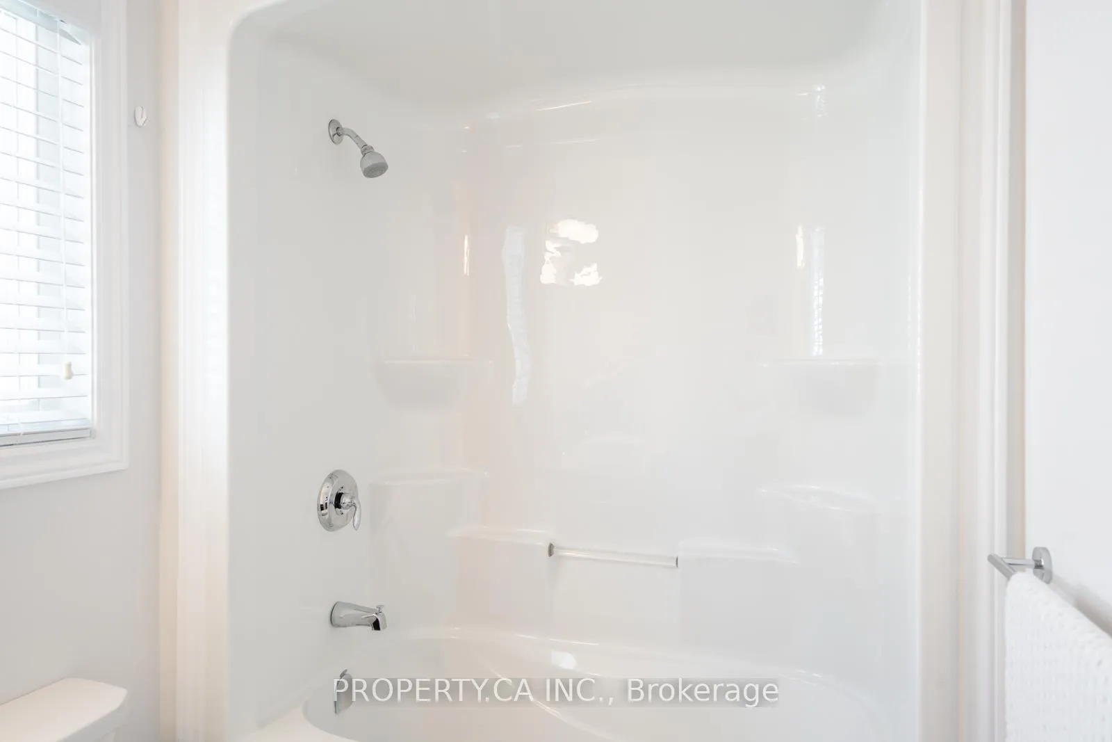Photo 5 of 102 Bethune Avenue, Welland, Lincoln/Crowland — HOMEH