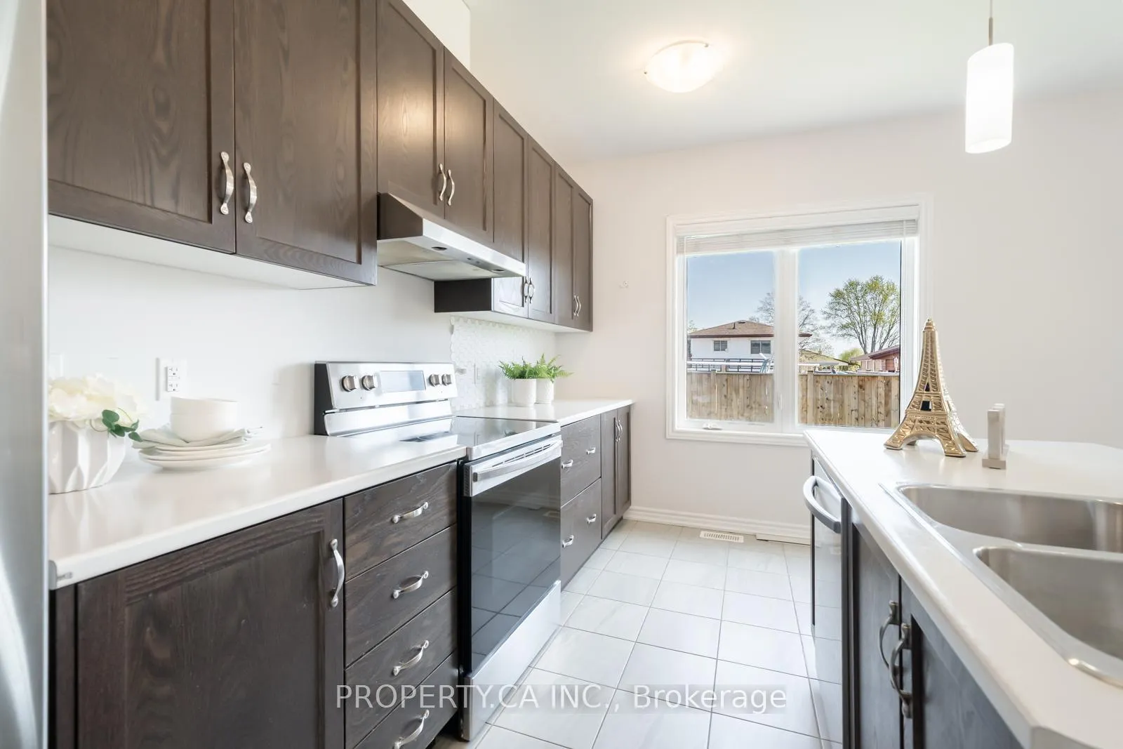 Photo 9 of 102 Bethune Avenue, Welland, Lincoln/Crowland — HOMEH