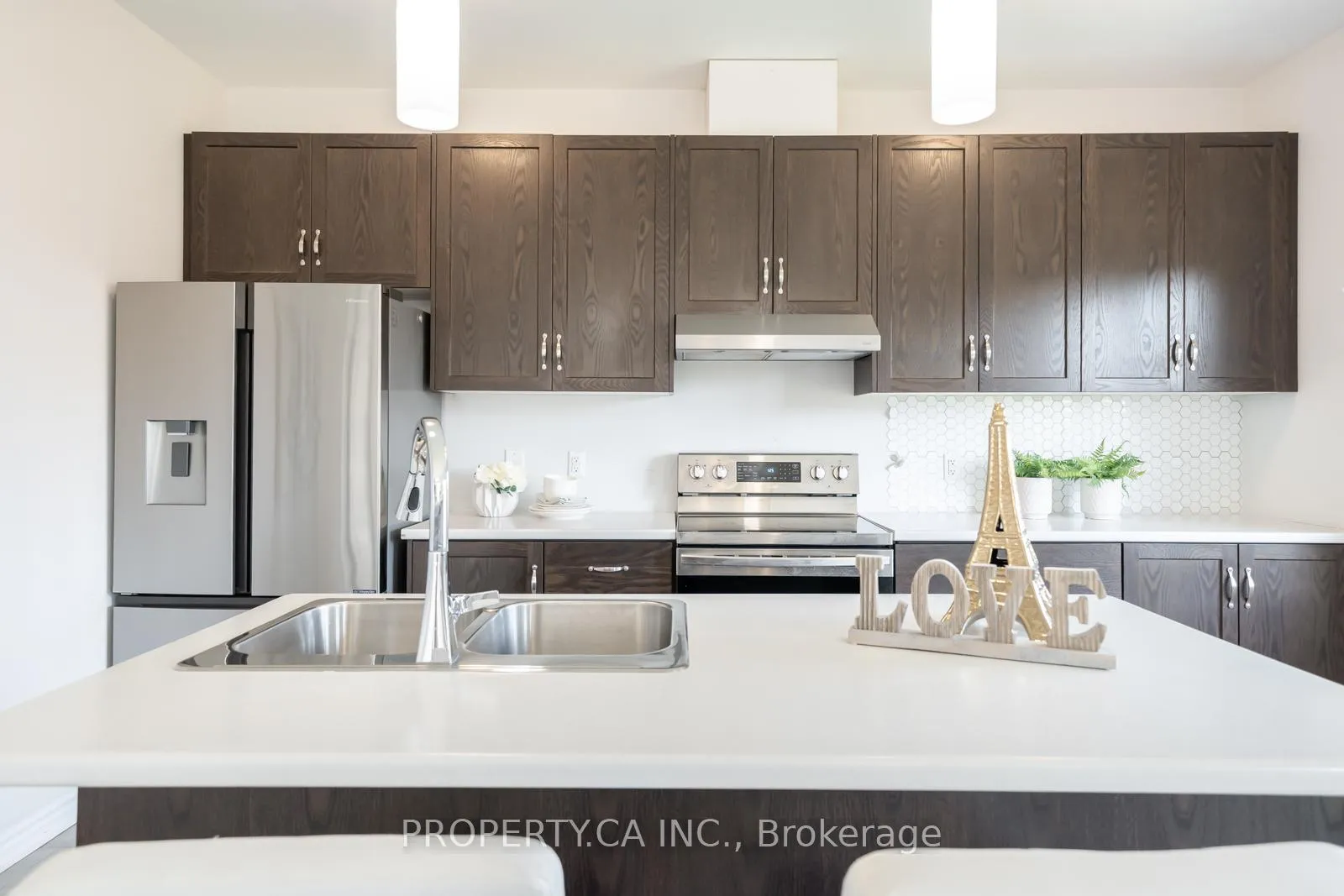Photo 10 of 102 Bethune Avenue, Welland, Lincoln/Crowland — HOMEH
