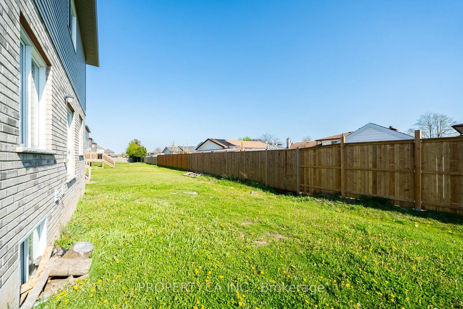 Photo 35 of 102 Bethune Avenue, Welland, Lincoln/Crowland — HOMEH