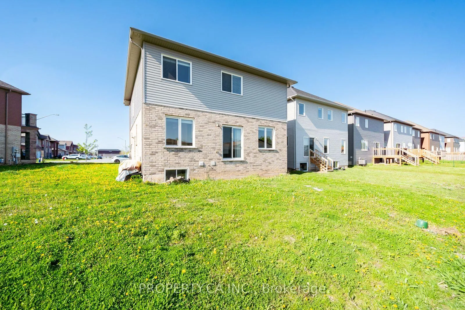 Photo 36 of 102 Bethune Avenue, Welland, Lincoln/Crowland — HOMEH